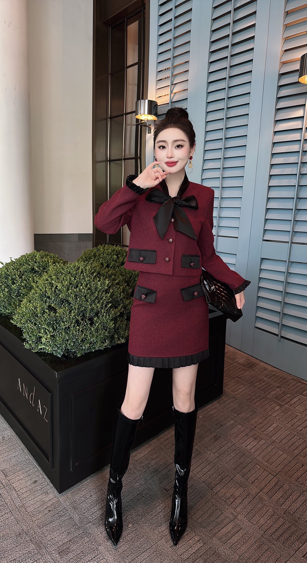 NO:313420,Model number G25020846 Dio* early spring new model, high-end customized temperament, socialite style, fashionable and versatile set!  D home CD button contrasting bow collar age-reducing long-sleeved short jacket top with pleated black ears spliced ​​high waist slimming A-line short skirt skirt!  36.38.40.42 (38 size bust 100, sleeve length 58, clothing length 49; waist 70, hip 94, skirt length 45), dior, dior, skirt 40, skirt 45), dior, skirt 40, jackets & coats, alexander wang19860909款号G25020846 Dio*早春新款 高端定制气质名媛风时尚百搭套装！D家CD纽扣撞色蝴蝶结领减龄长袖短款外套上衣压褶木耳边拼接高腰显瘦A字短裙半身裙！36.38.40.42（38码胸围100,袖长58,衣长49；腰围70,臀围94,裙长45）,,dior,dior,skirts,jackets & coats,alexander wang,Women's clothing