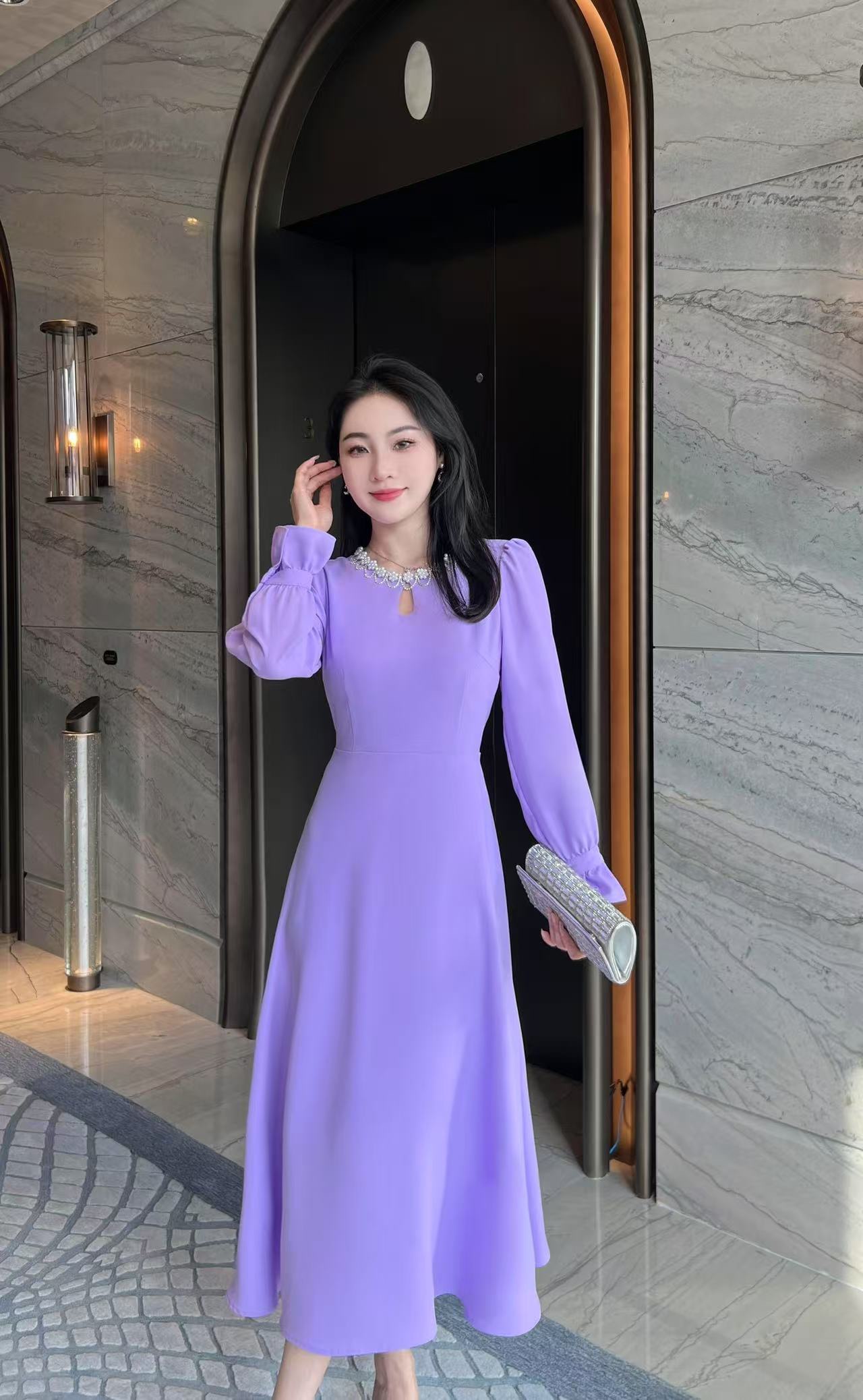 NO:314898,Model number G25020976 VALENTI*O Warren Home New Style High-end Customized Luxury Diamond-inlaid Beaded Collar Decoration Long Waist-Close-up Slim Long Sleeve Dress!  Purple, pink, (M size bust 92, sleeve length 59, waist 74, skirt length 120), valentino, valentino, skirt, skirt length 120), alexander wang19860909款号G25020976 VALENTI*O华伦家新款 高端定制奢华镶钻钉珠领边装饰长款收腰显瘦大摆长袖连衣裙！紫色、粉色、（M码胸围92,袖长59,腰围74,裙长120）,,valentino,valentino,skirts,alexander wang,Women's clothing