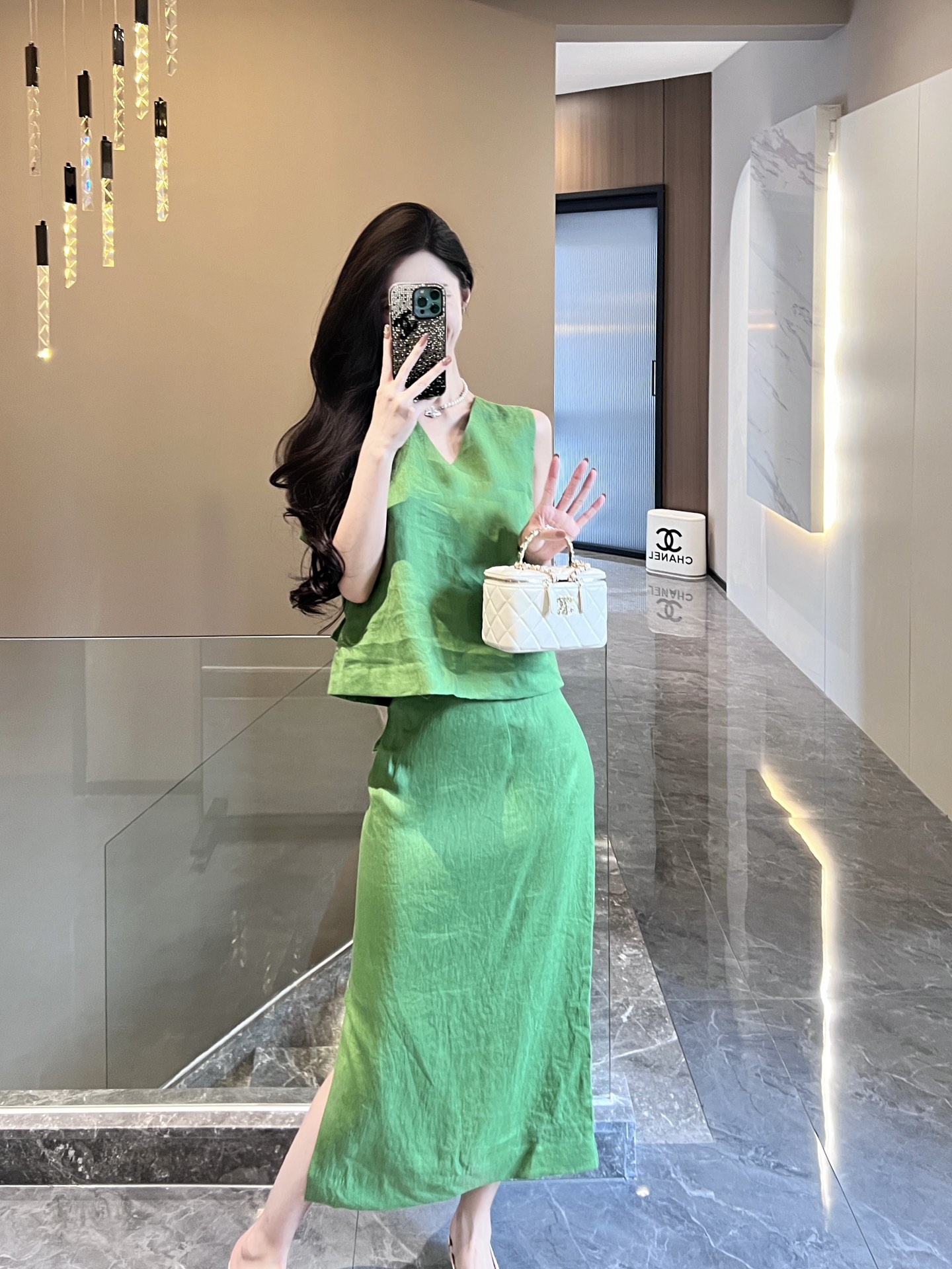 NO:332116,Model number G25051072 MiuMi* Miujia new high-end custom linen fabric breathable and comfortable, temperament and celebrity style back personality with oversized bow loose and fashionable V-neck sleeveless vest top side slit high waist hip one-step skirt skirt!  Brown yellow, green, (M size bust 96, 54 length; waist 72, hip 98, skirt 79) hair, miumiu, skirt 75, alexander wang19860909款号G25051072 MiuMi*缪家新款高端定制亚麻面料透气舒适、气质名媛风后背个性超大蝴蝶结宽松时尚V领无袖背心上衣侧开叉高腰包臀一步裙半身裙！棕黄色、绿色、（M码胸围96,衣长54；腰围72,臀围98,裙长79）发,,miumiu,skirts,alexander wang,Women's clothing