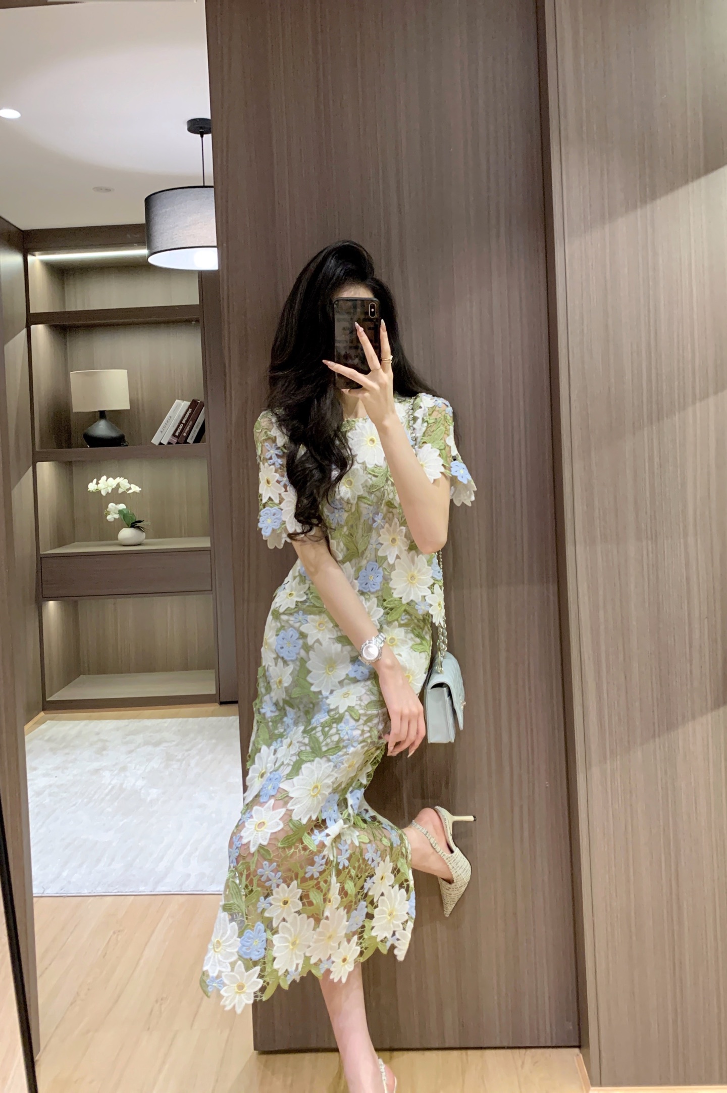 NO:420584,Model number G25060744 Self-portrai* new SP home new model high-end customized water-soluble flower hollowed-out flower temperament celebrity two-piece set!  Round neck short-sleeved pullover top with high waist hip one-step skirt!  36.38.40.42 (38 size bust 82, sleeve length 24, 53 clothes length; waist 70, skirt length 82) hair, skirts, T-shirt, alexander wang19860909款号G25060744 Self-portrai*新款SP家新款 高端定制水溶花镂空勾花气质名媛两件套装！圆领短袖套头上衣高腰包臀一步裙半身裙！36.38.40.42（38码胸围82,袖长24,衣长53；腰围70,裙长82）发,,skirts,T-shirt,alexander wang,Women's clothing