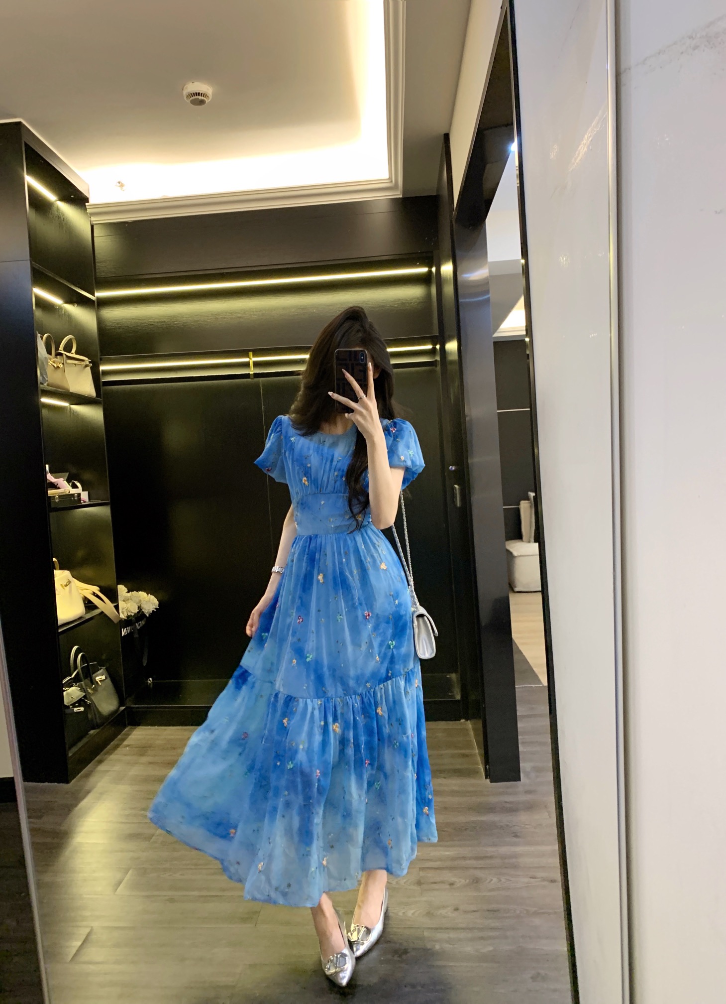 NO:420591,Model number G25060727 Dio* newest high-end custom tie-dye printing heavy-industrial embroidered flower waist-hugging and slimming large skirt hem puff sleeve dress!  Blue, (M size, bust 92, waist 74, skirt length 127) hair, dior, skirt ts, alexander wang19860909款号G25060727 Dio*新款 高端定制扎染印花重工刺绣花朵收腰显瘦大裙摆泡泡袖连衣裙！蓝色,（M码,胸围92,腰围74,裙长127）发,,dior,skirts,alexander wang,Women's clothing