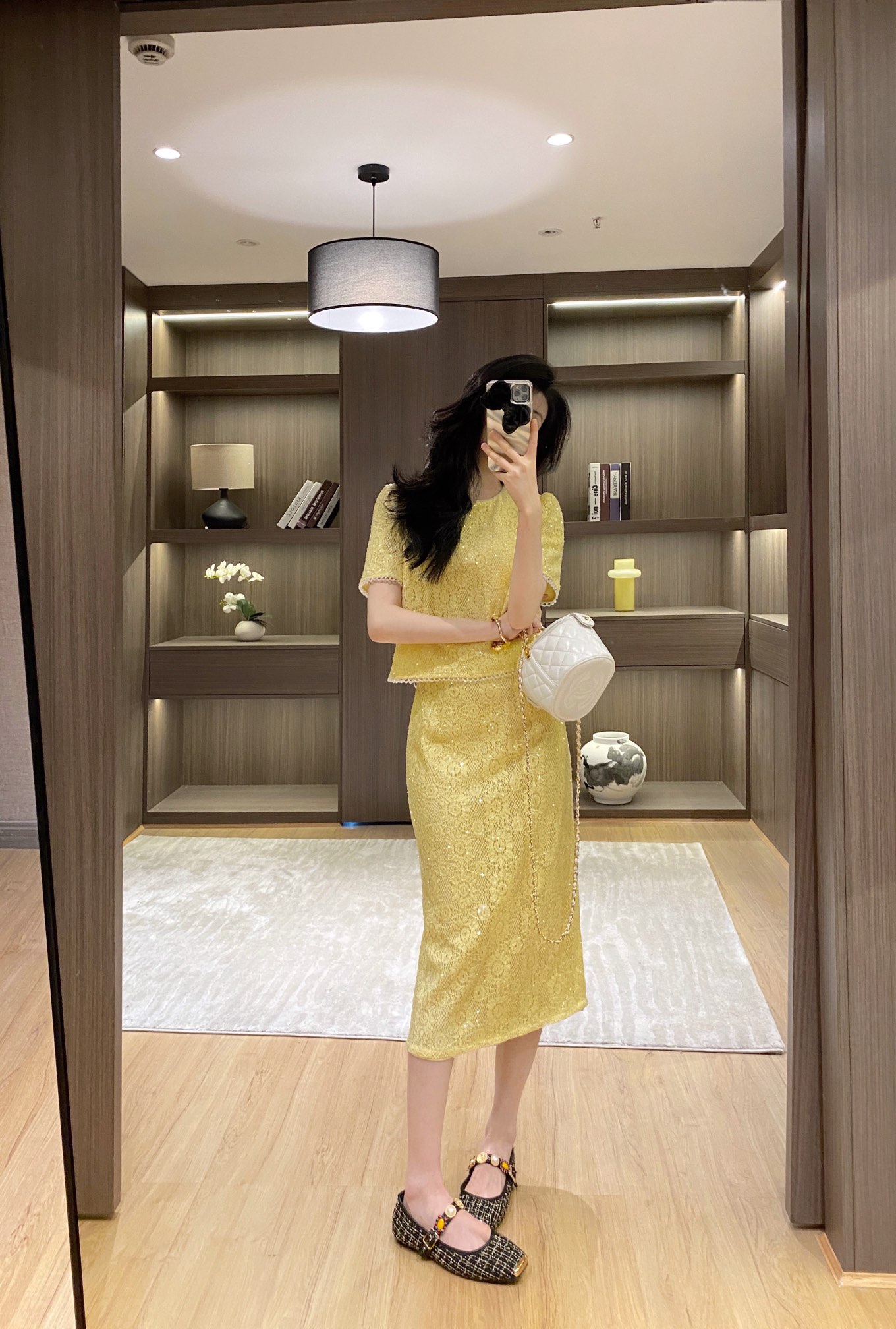 NO:438742,Model number G25070754 MiuMi*Mi Family's new high-end customized temperament celebrity blingbling shine set!  High-end Heavy Industry Diamond Bead Chain Edge Short Sleeve Top with High Waist and Hips Slit Long Skirt!  Apricot, yellow, 36.38.40.42 (38 size bust 92, sleeve length 24, clothing length 48; waist 72, hip 90, skirt length 76), miumiu, skirt 92, T-shirt, alexander wang19860909款号G25070754 MiuMi*缪家新款高端定制气质名媛blingbling闪耀套装！高级感重工镶钻珠链包边短袖上衣高腰包臀开叉长半身裙！杏色,黄色,36.38.40.42（38码胸围92,袖长24,衣长48；腰围72,臀围90,裙长76）,,miumiu,skirts,T-shirt,alexander wang,Women's clothing