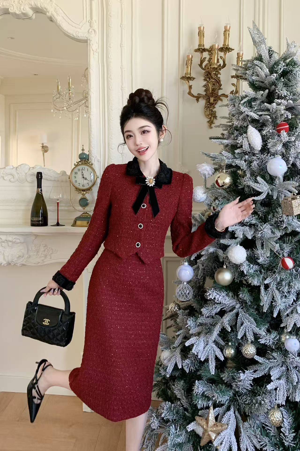 NO:625366,Style number G25112928 CHANE's latest high-end customized sequined woven slub small fragrance suit!  Heavy embroidered beaded velvet collar with irregular splicing, short long-sleeved jacket, high waist, hip-covering one-step skirt, mid-length skirt!  Gray, red, 36.38.40.42 (size 38, shoulder width 37 with shoulder pads, bust 88, sleeve length 61, dress length 46; waist 70, hip 92, skirt length 70) hair,,chanel,skirts,jackets & coats,alexander wang19860909款号G25112928 CHANE*新款 高端定制亮片编织粗纺小香风套装！重工绣珠丝绒领拼接不规则短款长袖外套高腰包臀一步裙中长款半身裙！灰色、红色、36.38.40.42（38码肩宽37有垫肩,胸围88,袖长61,衣长46；腰围70,臀围92,裙长70）发,,chanel,skirts,jackets & coats,alexander wang,Women's clothing