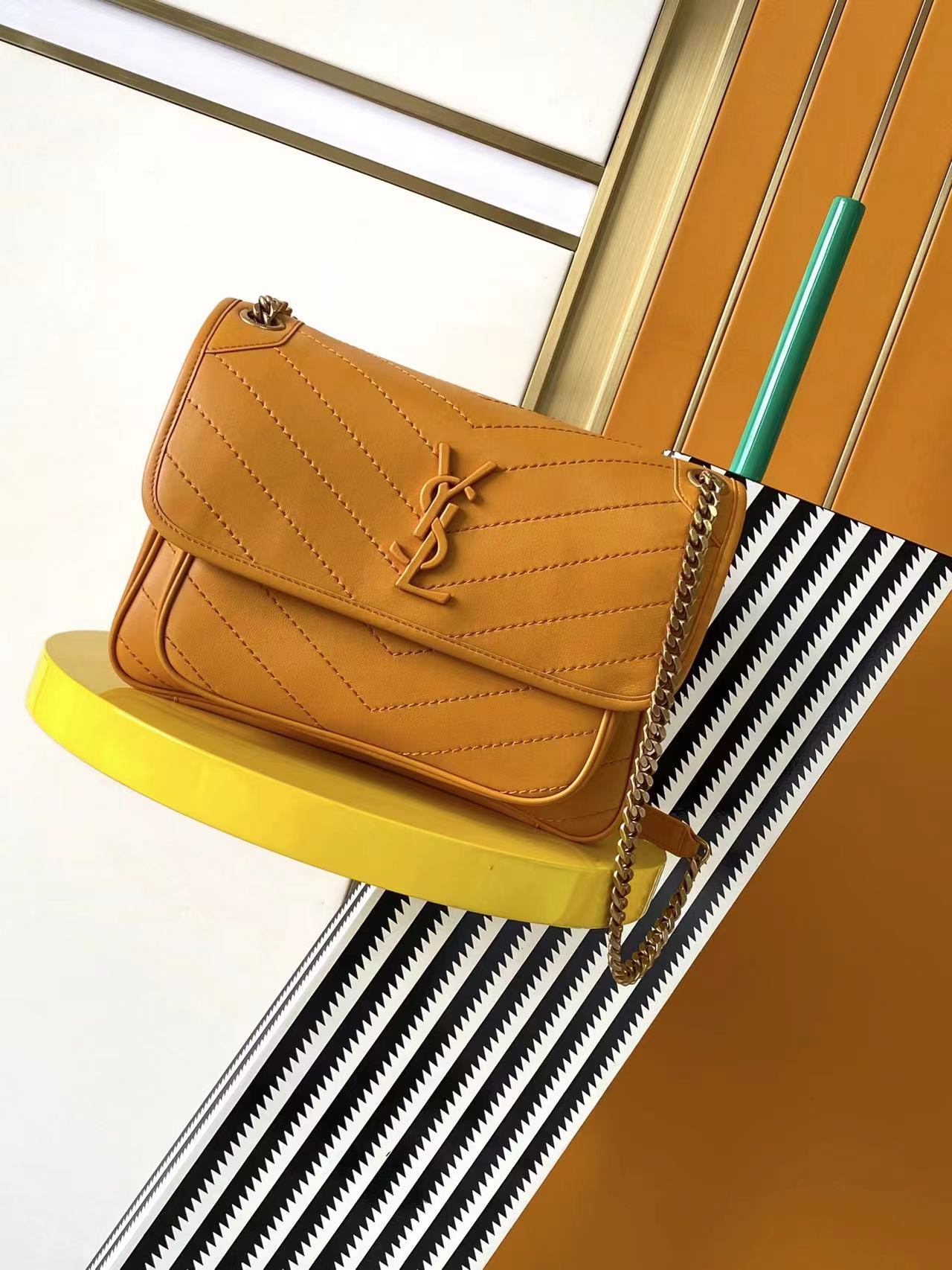 NO:206315,【Y Home】 The popularity of the medium-sized new plain-patterned sheepskin Nlkl has spread all the fashion platforms, chain shoulder bag medium-sized sheepskin postage bag size 28x20x8.5cm code 498894, Saint Laurent, saint laurent, shoulder bags, sheepskin19860909【Y家】 中号新款平纹羊皮 Nlkl的火爆已铺满各大时尚平台,链条单肩包中号羊皮革邮差包尺寸28x20x8.5cm 编码498894,圣罗兰,saint laurent,shoulder bags,sheepskin,Bag