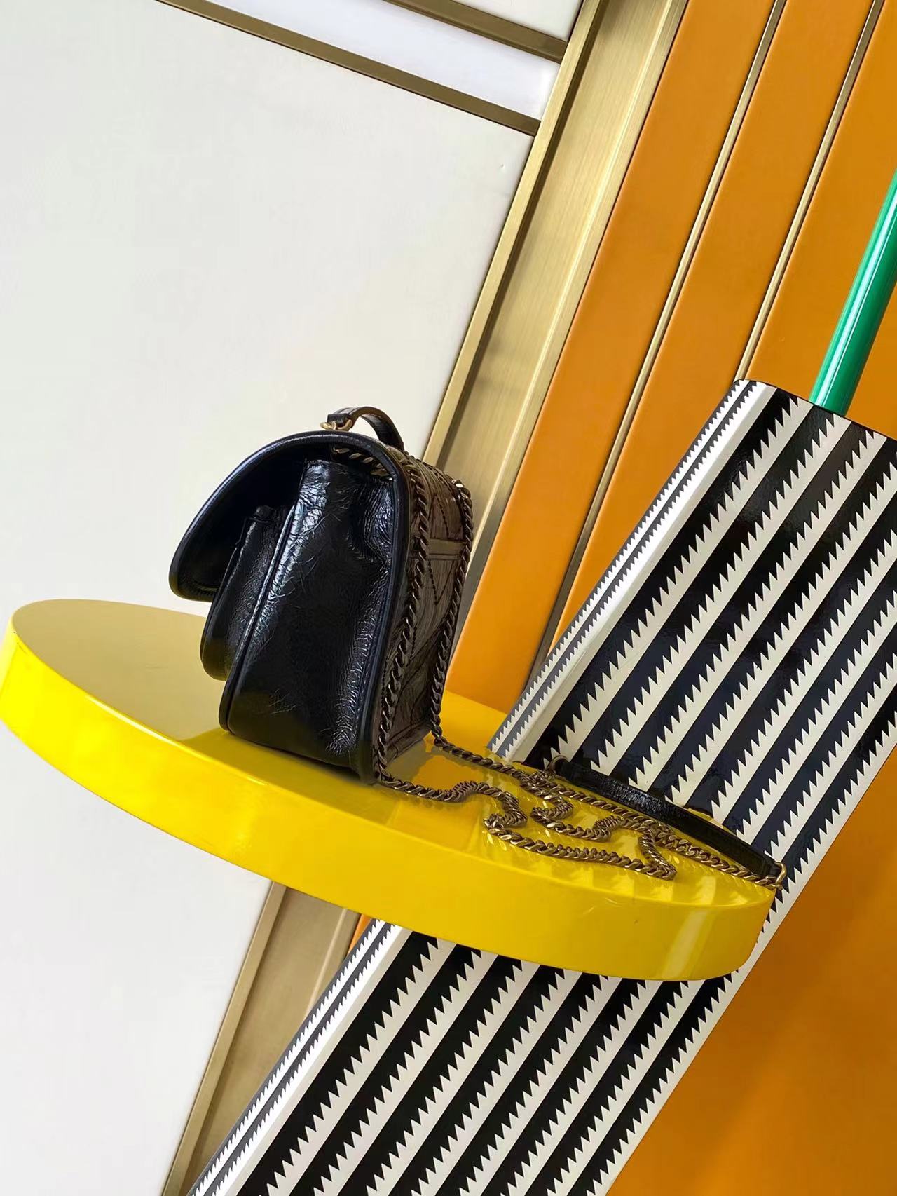 Yves Saint Laurent Niki Leather Shoulder Bag - 18cm, Black with Gold Hardware 3 a1756016494842 0255