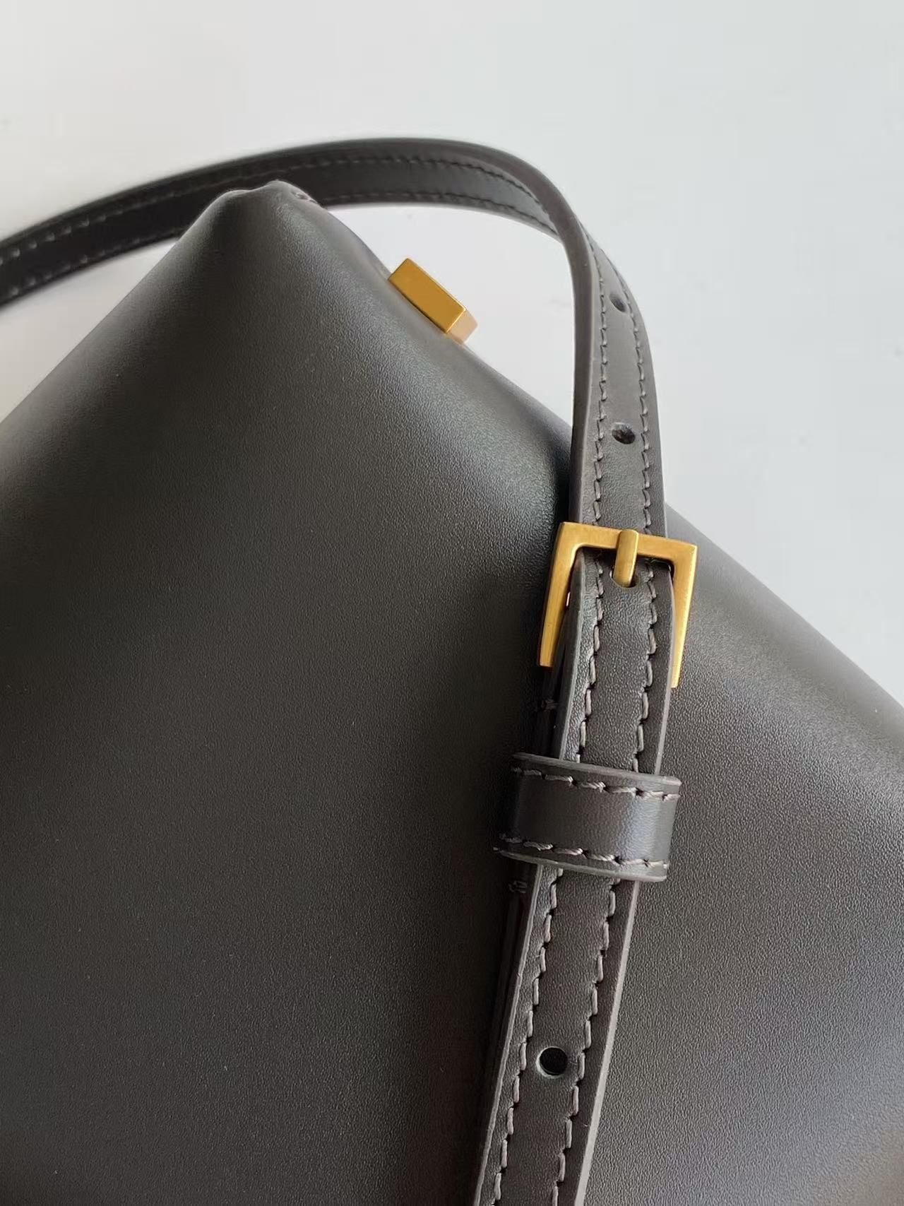 Yves Saint Laurent LE 37 Mini Smooth Leather Bucket Bag, Top Handle Bag 8 a1759414658596 4171