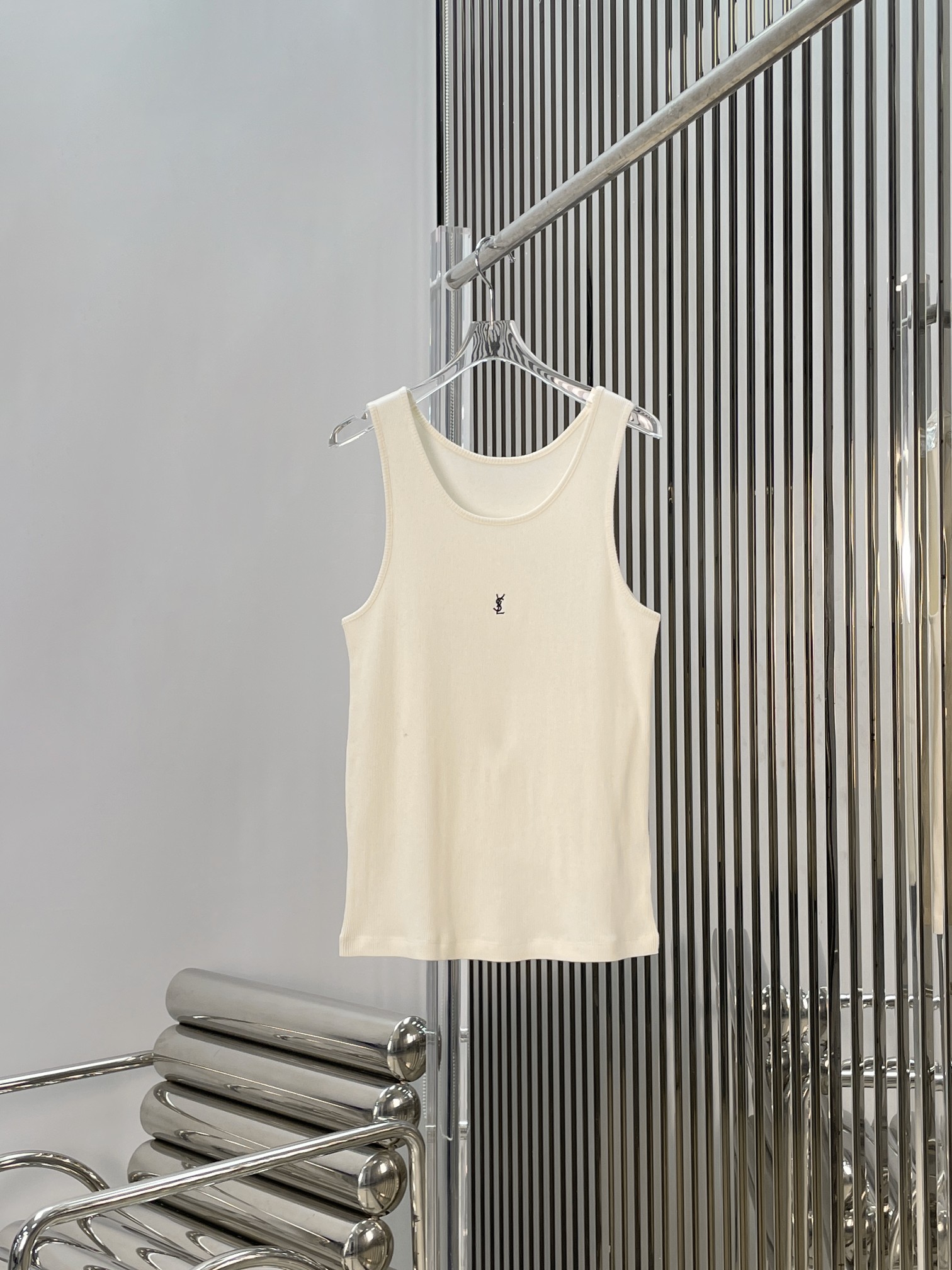 NO:740617,[Love] New style [Love]!  The latest SLP 26NEW Roland embroidered cotton knitted vest. Size SML.,, loro piana,19860909[爱心]新款[爱心]！最新SLP 26NEW 罗兰刺绣棉针织背心.尺码SML.,,loro piana,,Women's clothing