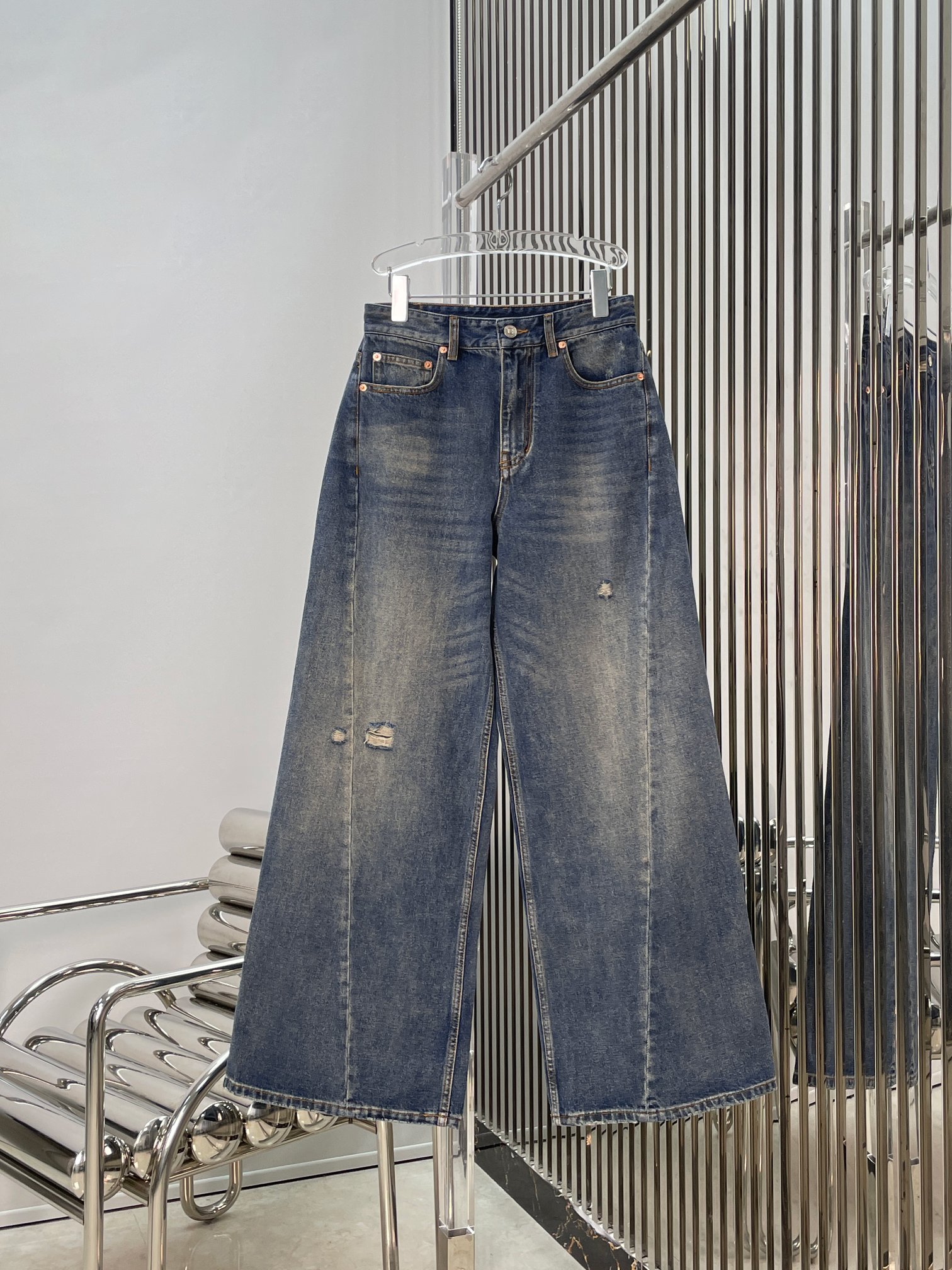 NO:748748,[Love] New style [Love]!  The latest MM6 26NEW washed distressed wide-leg jeans. Size SML, masion margiela, jeans,19860909[爱心]新款[爱心]！最新MM6 26NEW 洗水做旧破洞阔腿牛仔裤.尺码SML,,masion margiela,jeans,,Women's clothing
