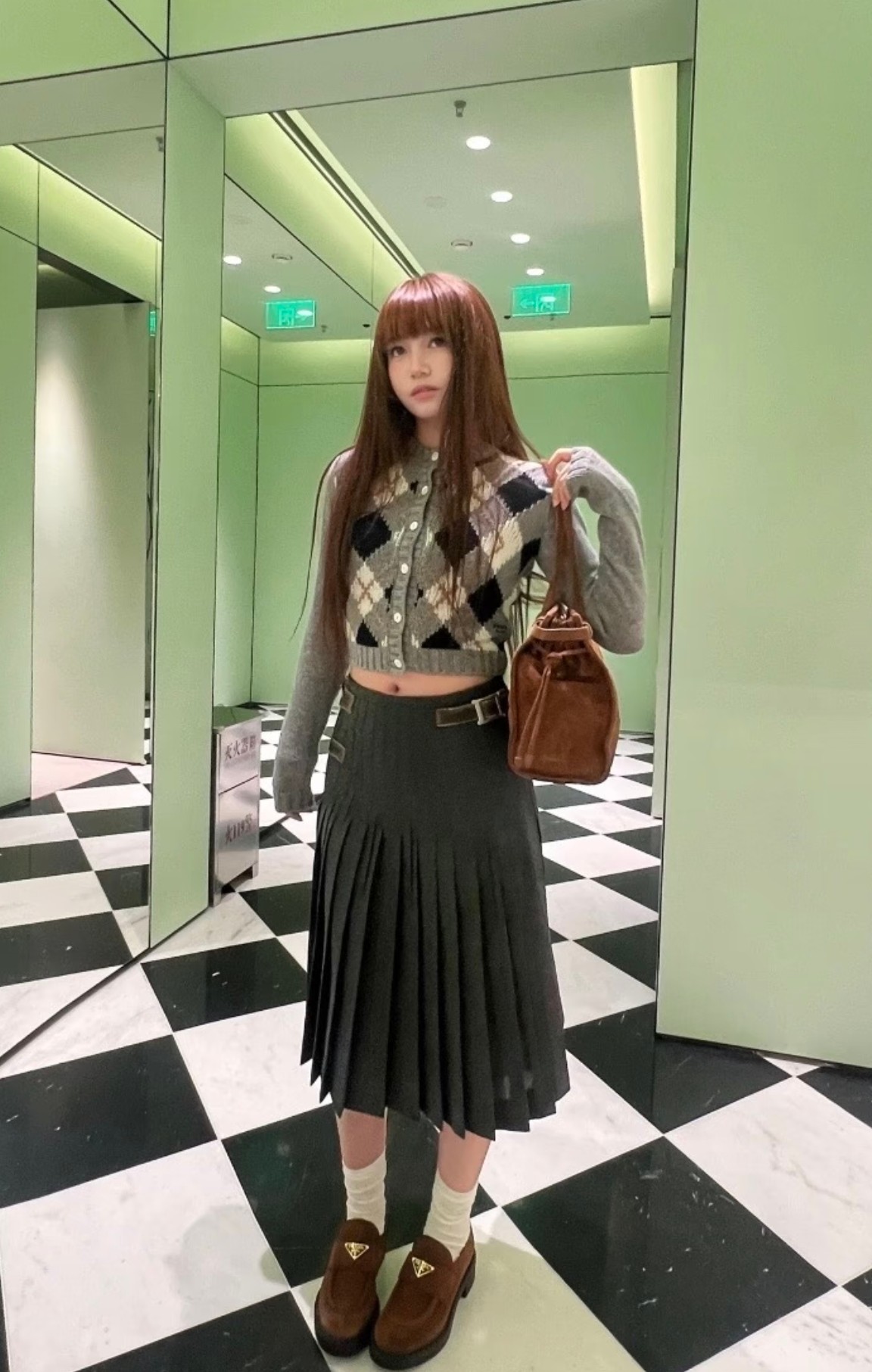 NO:740605,[Love] New style [Love]!  The latest PR 26NEW double belt buckle pleated mid-length skirt. Size SML.,,skirts,19860909[爱心]新款[爱心]！最新PR 26NEW 双腰带束扣百褶中长款半裙.尺码SML.,,skirts,,Women's clothing