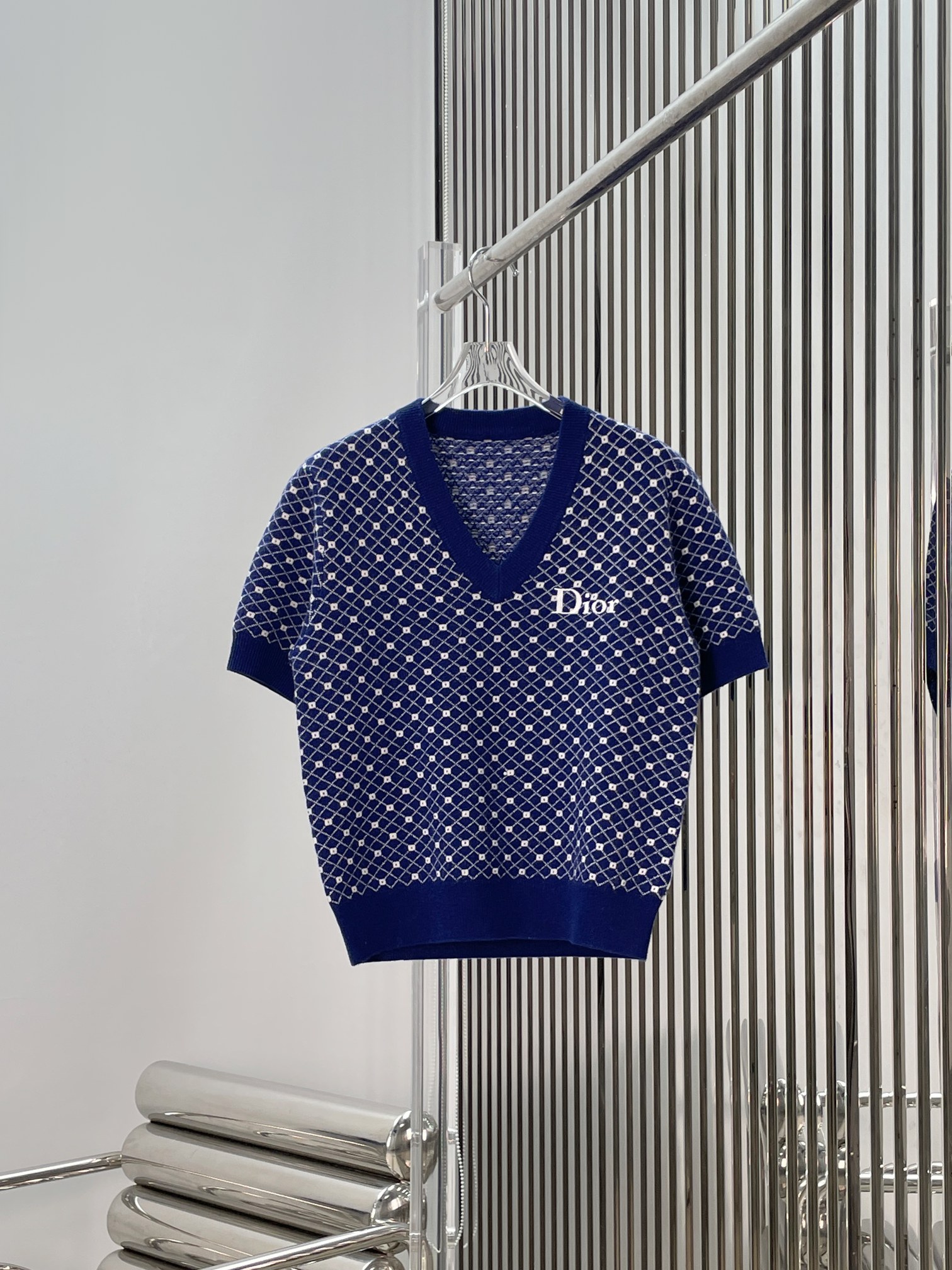 NO:740594,[Love] New style [Love]!  The latest D 26NEW plaid short-sleeved wool knitted top. Size SML.,,T-shirt,19860909[爱心]新款[爱心]！最新D 26NEW 格纹短袖羊毛针织上衣.尺码SML.,,T-shirt,,Women's clothing