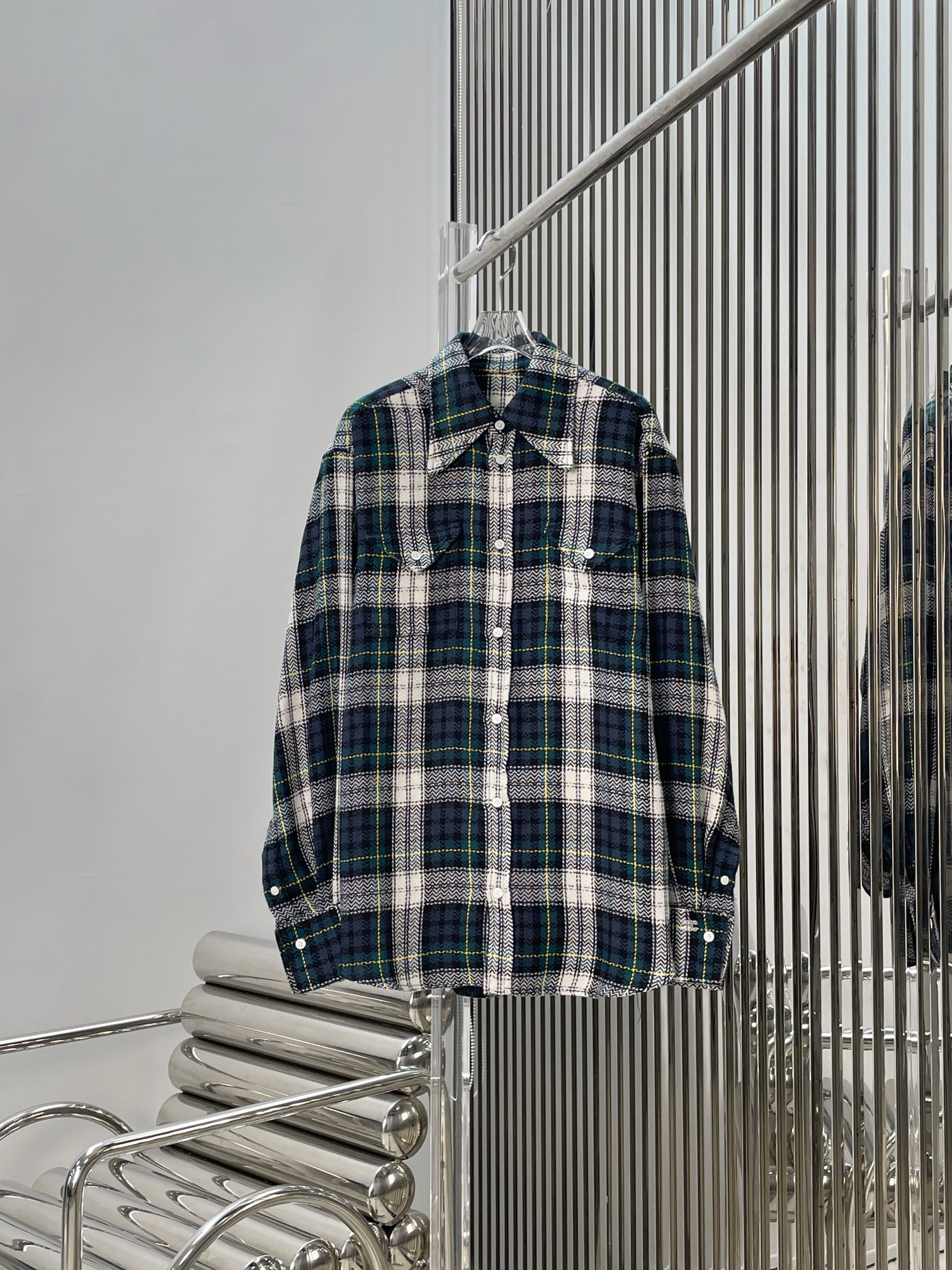 NO:740613,[Love] New style [Love]!  The latest CE 26NEW Arc de Triomphe green plaid shirt. Size SML,,shirts,19860909[爱心]新款[爱心]！最新CE 26NEW 凯旋门绿色格子衬衫.尺码SML,,shirts,,Women's clothing