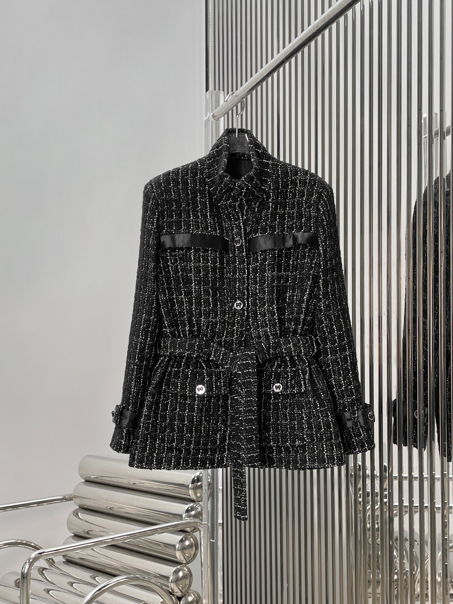 NO:740631,[Love] New style [Love]!  The latest CH 26NEW Xiaoxiangfeng handmade woven waist jacket. Size SML.,,jackets & coats,19860909[爱心]新款[爱心]！最新CH 26NEW 小香风手工坊编织收腰外套.尺码SML.,,jackets & coats,,Women's clothing