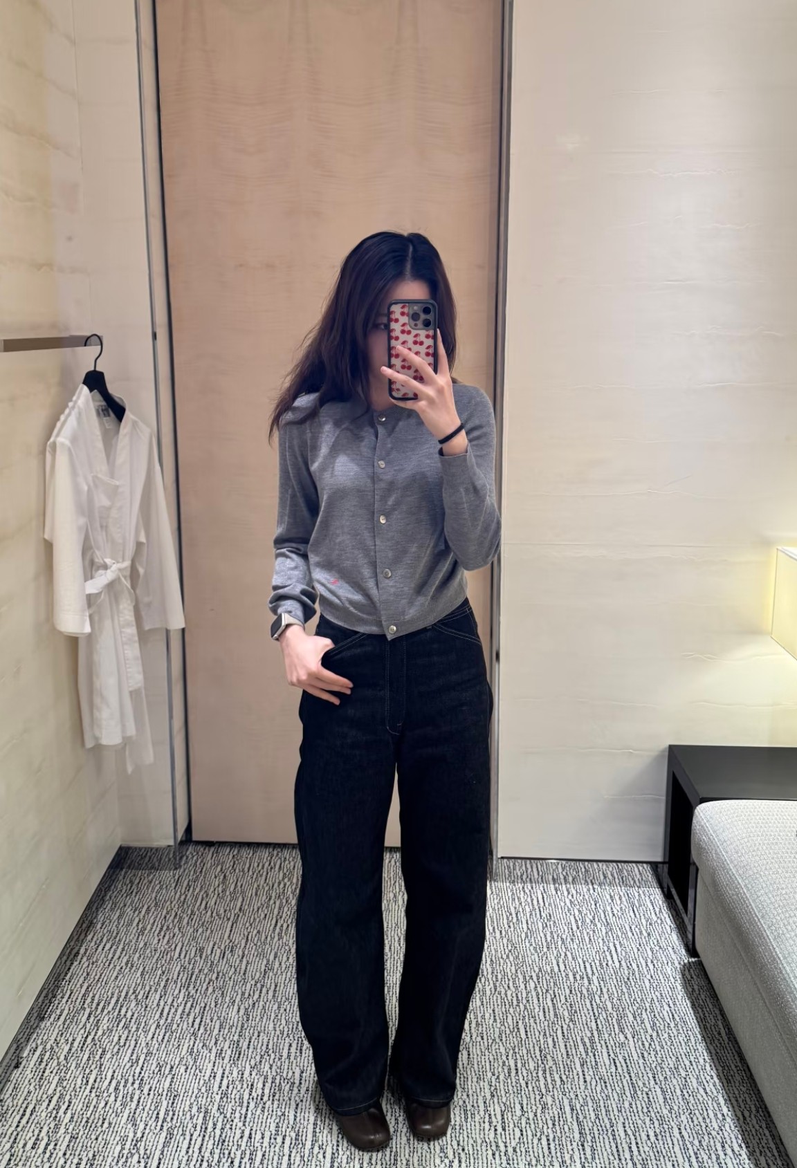 NO:751923,[Love] New style [Love]!  The latest CH 26NEW Xiaoxiang embroidered cashmere knitted cardigan. Size SML.P,,19860909[爱心]新款[爱心]！最新CH 26NEW 小香刺绣羊绒针织开衫.尺码SML.P,,,Women's clothing