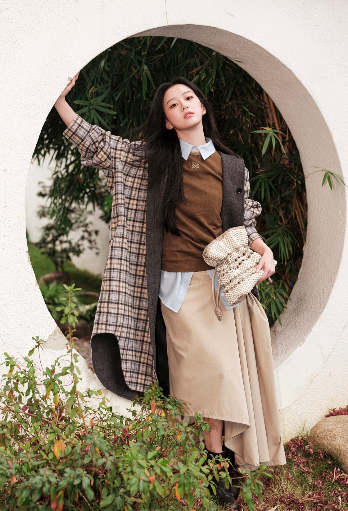 NO:759516,[Love] New style [Love]!  The latest LOE 26NEW logo embroidered contrasting color splicing short-sleeved top. Size SML.,,loewe,T-shirt,19860909[爱心]新款[爱心]！最新LOE 26NEW logo刺绣撞色拼接短袖上衣.尺码SML.,,loewe,T-shirt,,Women's clothing