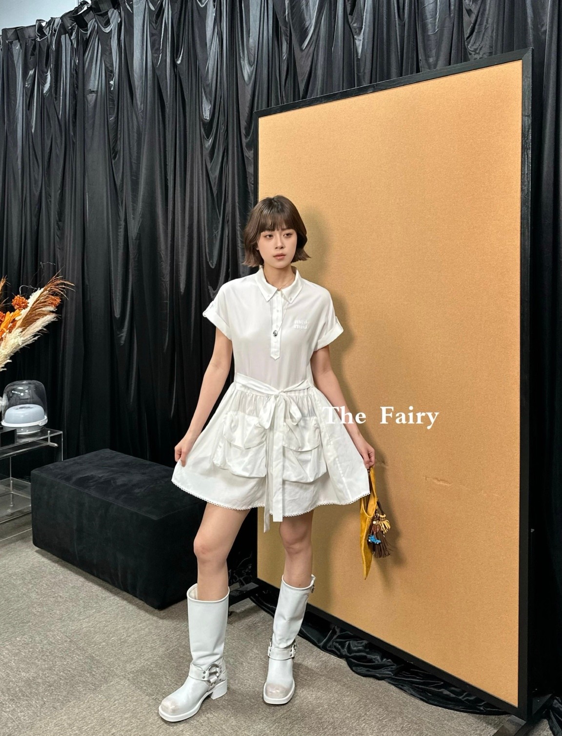 NO:796853,[Love] New style [Love]! The latest MIU 26NEW shirt collar waist pocket dress. Size: S M L.,,miumiu,skirts,shirts,19860909[爱心]新款[爱心]!最新MIU 26NEW 衬衫领收腰口袋连衣裙.尺码: S M L.,,miumiu,skirts,shirts,,Women's clothing