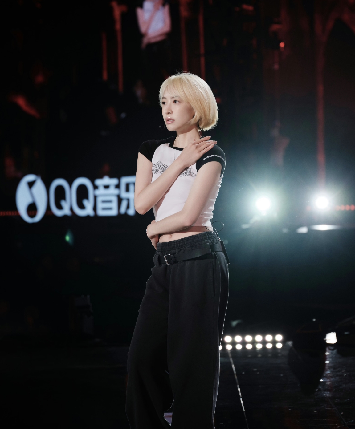NO:797498,[Love] New style [Love]! The latest AW 26NEW casual sweatpants with adjustable waistband. Color gray, black. Size: S M L.,,19860909[爱心]新款[爱心]!最新AW 26NEW 腰带可调节休闲卫裤.颜色灰色、黑色.尺码: S M L.,,,Women's clothing