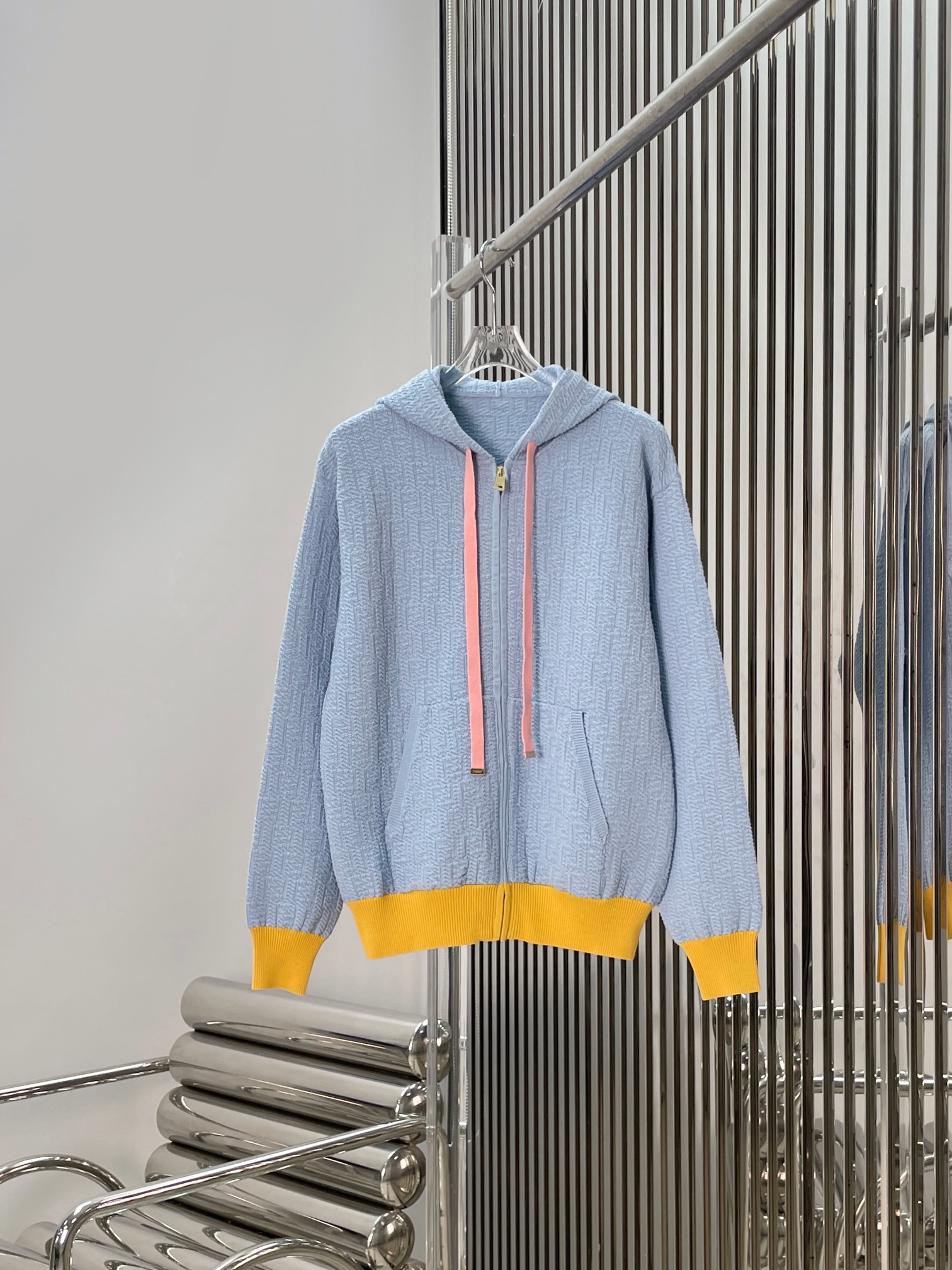 NO:797933,[Love] New style [Love]!  The latest FD 26NEW color block printed zipper hooded jacket. Size SML,,jackets & coats,hats,19860909[爱心]新款[爱心]！最新FD 26NEW 拼色印花拉链连帽外套 .尺码SML,,jackets & coats,hats,,Women's clothing