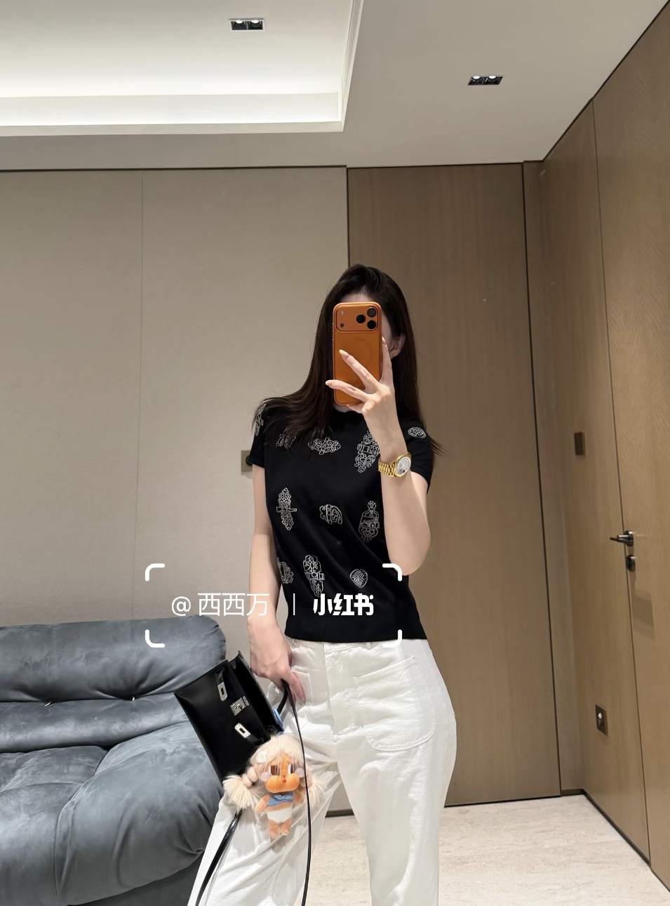 NO:798864,[Love] New style [Love]!  The latest H 26NEW Hermes printed round neck short-sleeved sweater. Color black, apricot. Size SML.,, hermes, T-shirt,19860909[爱心]新款[爱心]！最新H 26NEW 爱马印花圆领短袖针织衫.颜色黑色、杏色.尺码SML.,,hermes,T-shirt,,Women's clothing