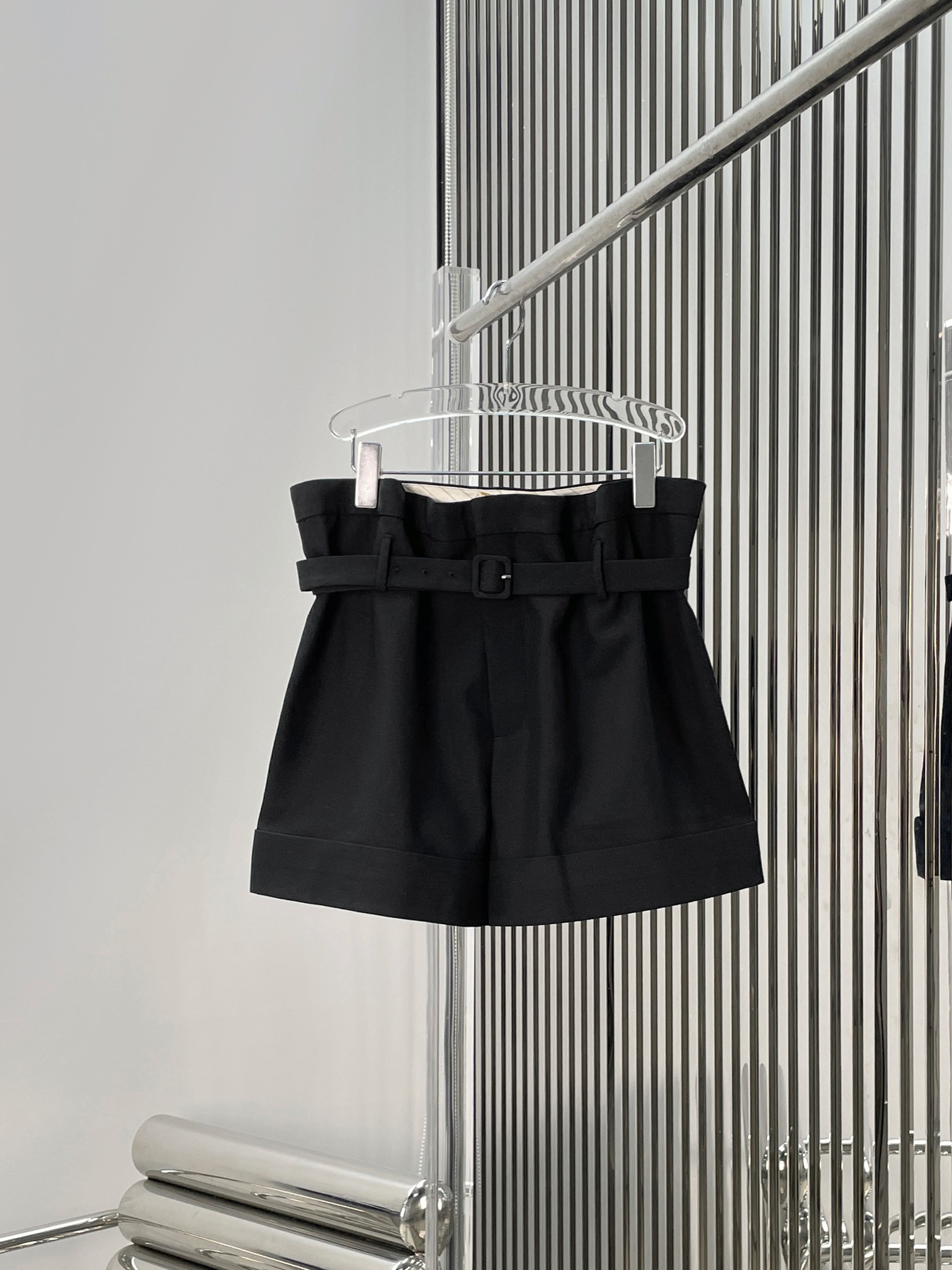 NO:798565,[Love] New style [Love]!  The latest SLP 26NEW belted wool shorts. Size: S M L.P,, loro piana, shorts,19860909[爱心]新款[爱心]！最新SLP 26NEW 腰带束褶羊毛短裤 .尺码:S M L.P,,loro piana,shorts,,Women's clothing