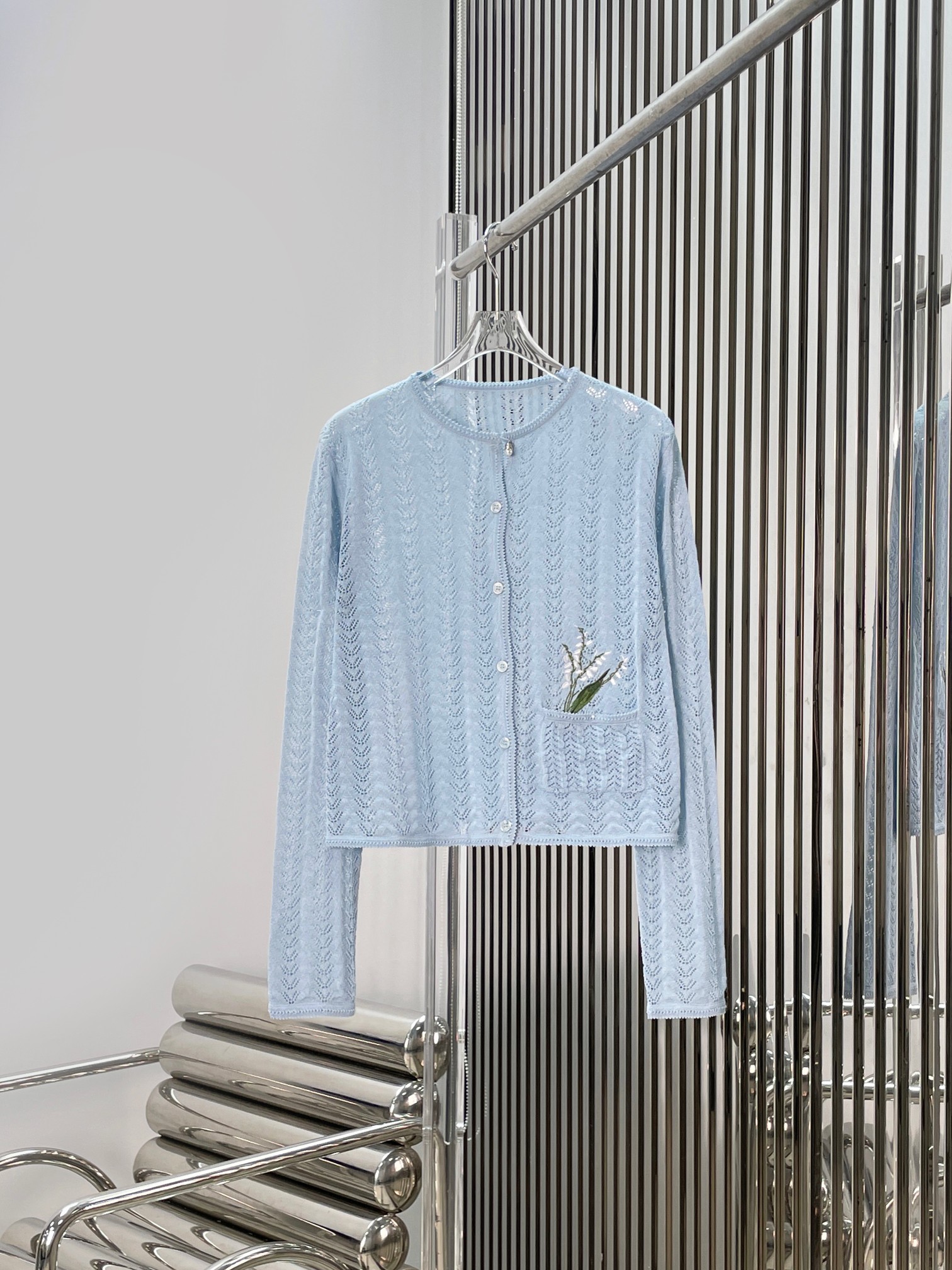NO:798878,[Love] New style [Love]!  The latest D 26NEW orchid embroidered hollow knitted cardigan. Size SML.P,,19860909[爱心]新款[爱心]！最新D 26NEW 兰花刺绣镂空针织开衫.尺码SML.P,,,Women's clothing