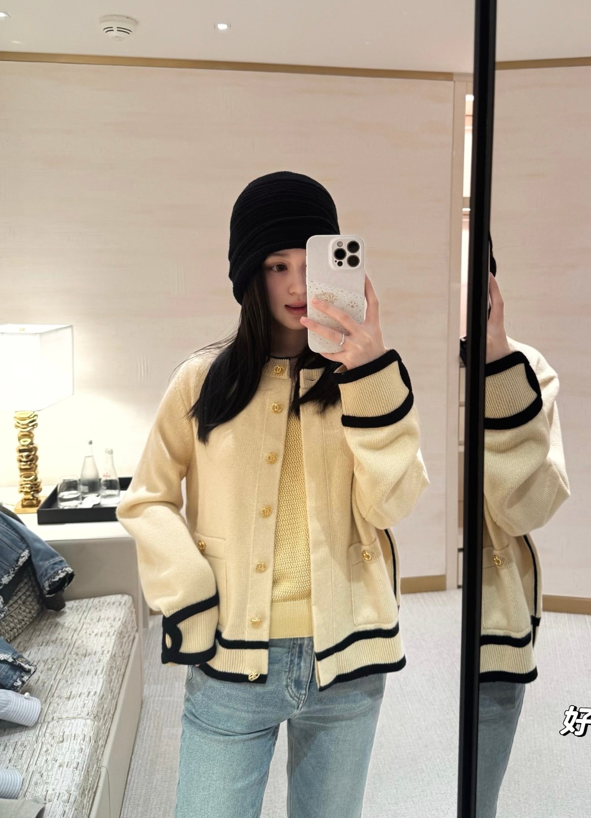 NO:802581,[Love] New style [Love]!  The latest CH 26NEW striped edge pocket knitted cardigan. Size SML.,,19860909[爱心]新款[爱心]！最新CH 26NEW 条纹边口袋针织开衫.尺码SML.,,,Women's clothing