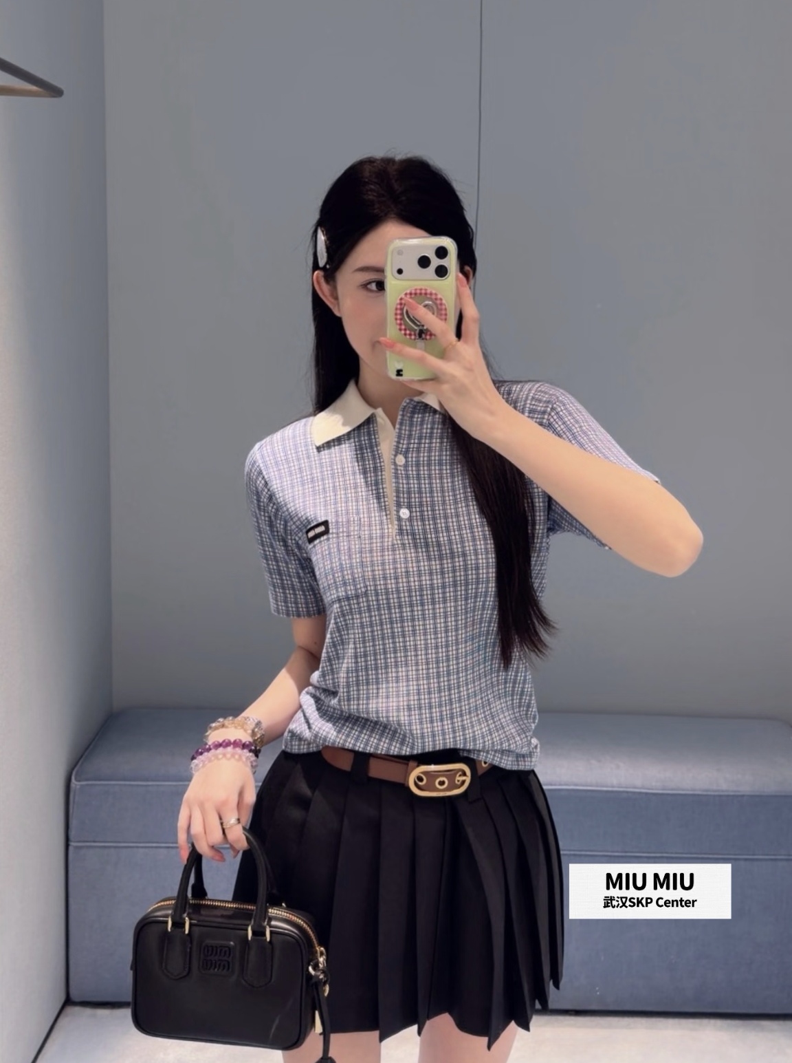NO:802576,[Love] New style [Love]! The latest MIU 26NEW plaid knitted POLO short top. Size SML.,,miumiu,19860909[爱心]新款[爱心]!最新MIU 26NEW 格纹针织POLO短上衣.尺码SML.,,miumiu,,Women's clothing