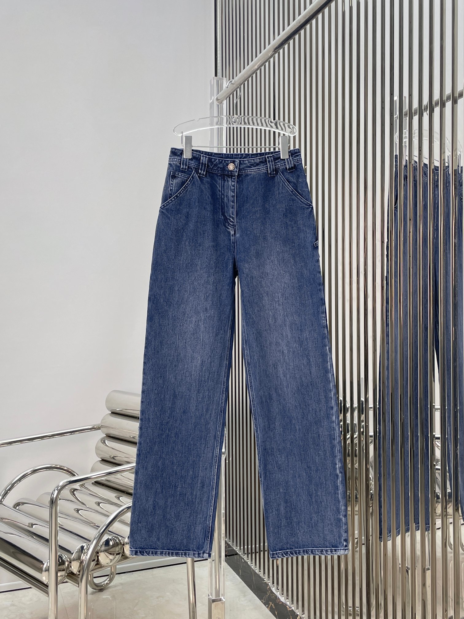 NO:803087,[Love] New style [Love]!  The latest CH 26NEW straight jeans with side letters. Size XS SML.,,jeans,19860909[爱心]新款[爱心]！最新CH 26NEW 侧边字母直筒牛仔裤.尺码XS SML.,,jeans,,Women's clothing
