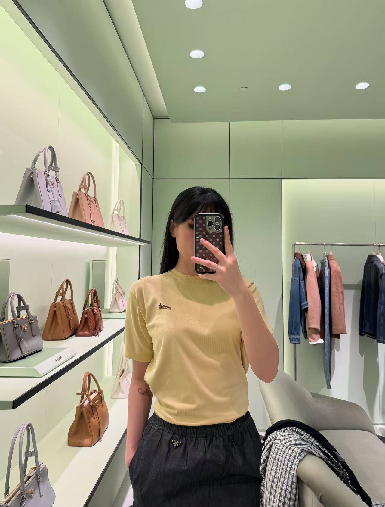 NO:803786,[Love] New style [Love]!  The latest PR 26NEW round neck embroidered sweater and sweater. Size SML.,,sweaters,19860909[爱心]新款[爱心]！最新PR 26NEW 圆领刺绣毛衣针织衫.尺码SML.,,sweaters,,Women's clothing
