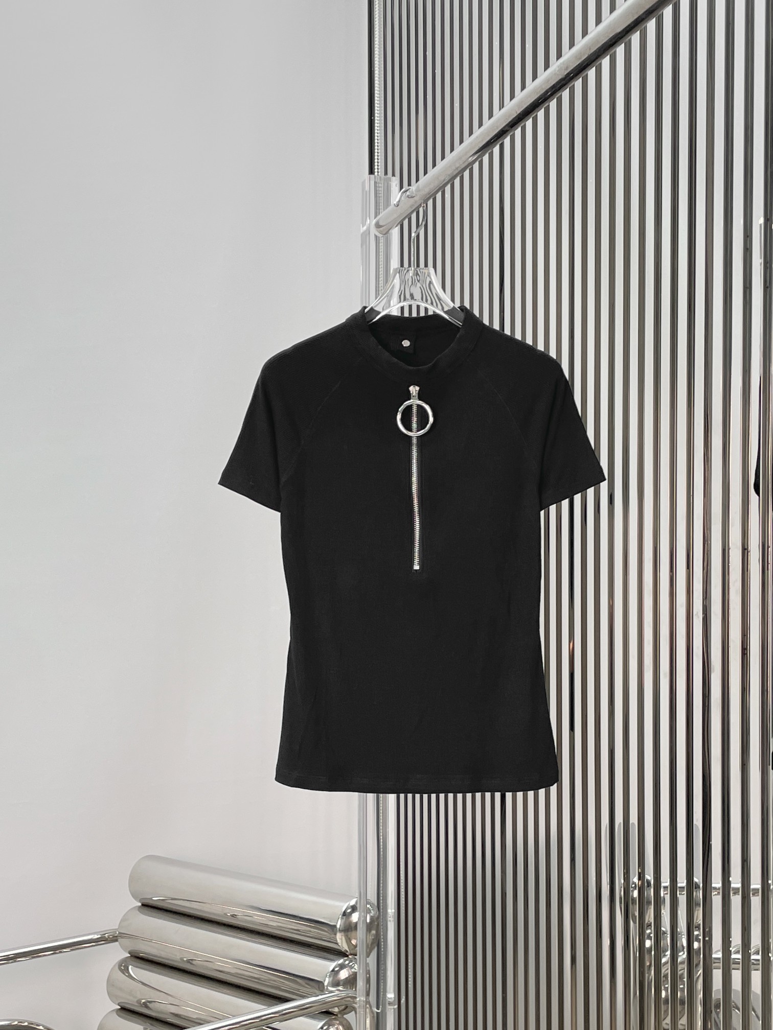 NO:803780,[Love] New style [Love]!  The latest ACNE 26NEW ribbed zipper T-shirt crop top. Size XS SML.,,acne studios,tees,t-shirt,19860909[爱心]新款[爱心]！最新ACNE 26NEW 罗纹拉链T恤短上衣.尺码XS SML.,,acne studios,tees，t-shirt,,Women's clothing
