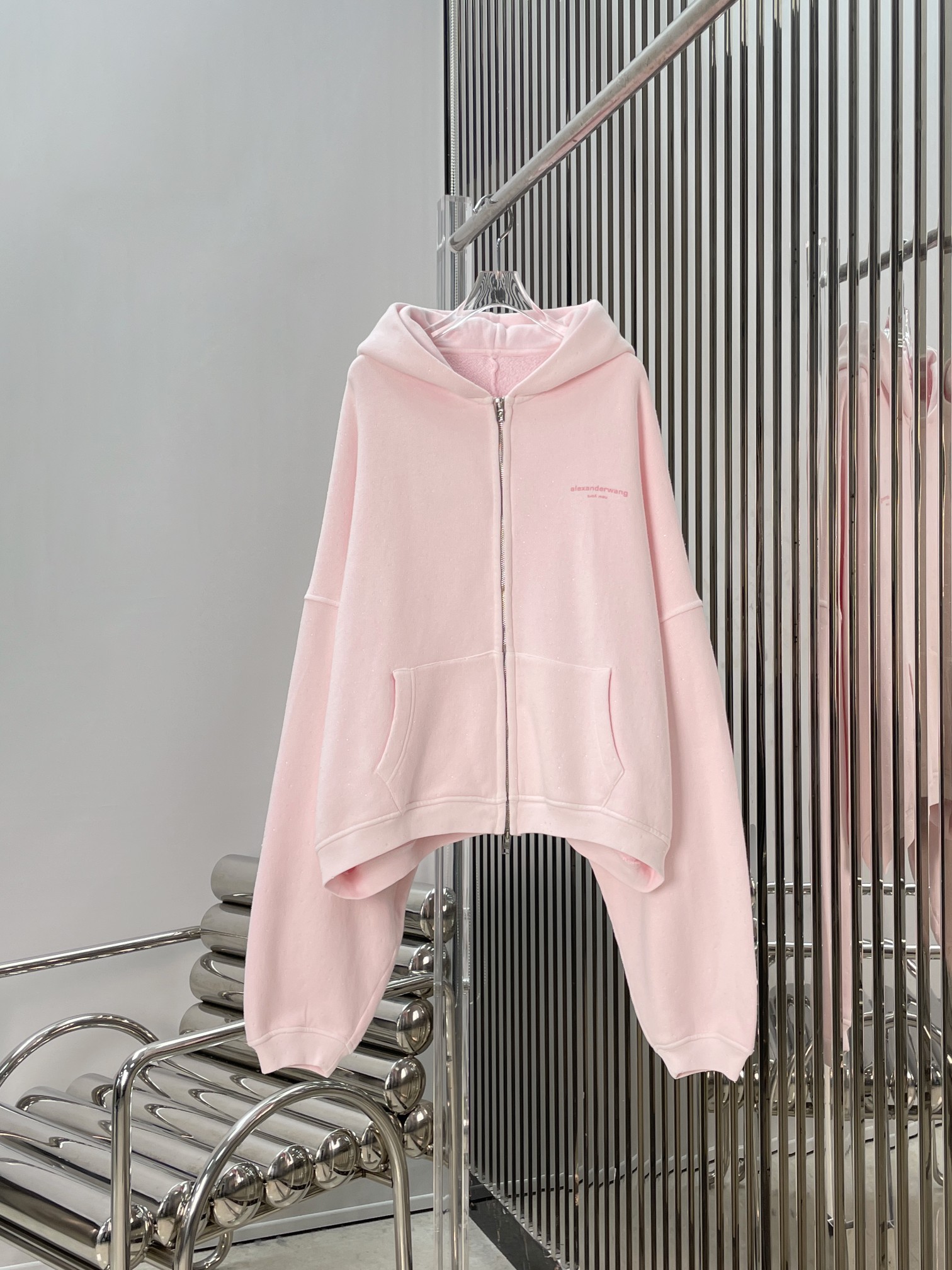 NO:833176,[Love] New style [Love]! The latest AW 26NEW diamond-encrusted zipper hooded sweatshirt jacket. Size XS SML.,,hoodie,sweatshirts,jackets & coats,hats,19860909[爱心]新款[爱心]!最新AW 26NEW 镶钻拉链连帽卫衣外套.尺码XS SML.,,hoodie,sweatshirts,jackets & coats,hats,,Women's clothing
