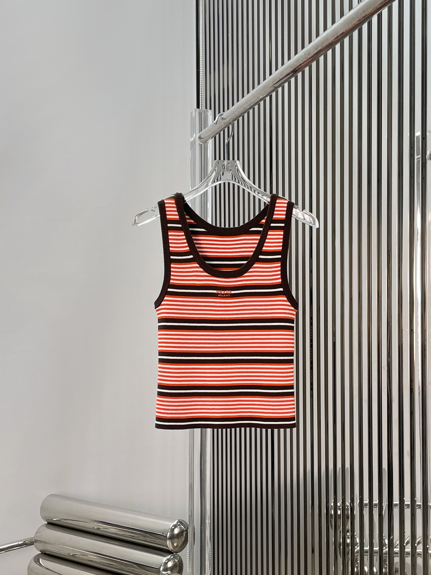 NO:833200,[Love] New style [Love]!  The latest PR 26NEW color block striped U-neck knitted vest. Size,,19860909[爱心]新款[爱心]！最新PR 26NEW 拼色条纹U型领针织背心.尺码,,,Women's clothing