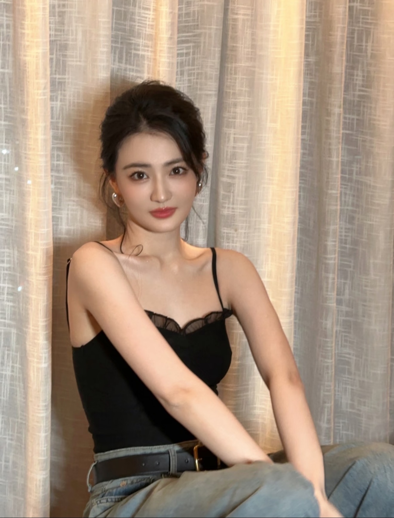 NO:933789,[Love] New style [Love]!  The latest MIU 26NEW first-layer cowhide vintage gold buckle belt. Color black, brown.,,miumiu,cowhide,19860909[爱心]新款[爱心]！最新MIU 26NEW 头层牛皮复古金色扣腰带.颜色黑、棕.,,miumiu,cowhide,,Women's clothing