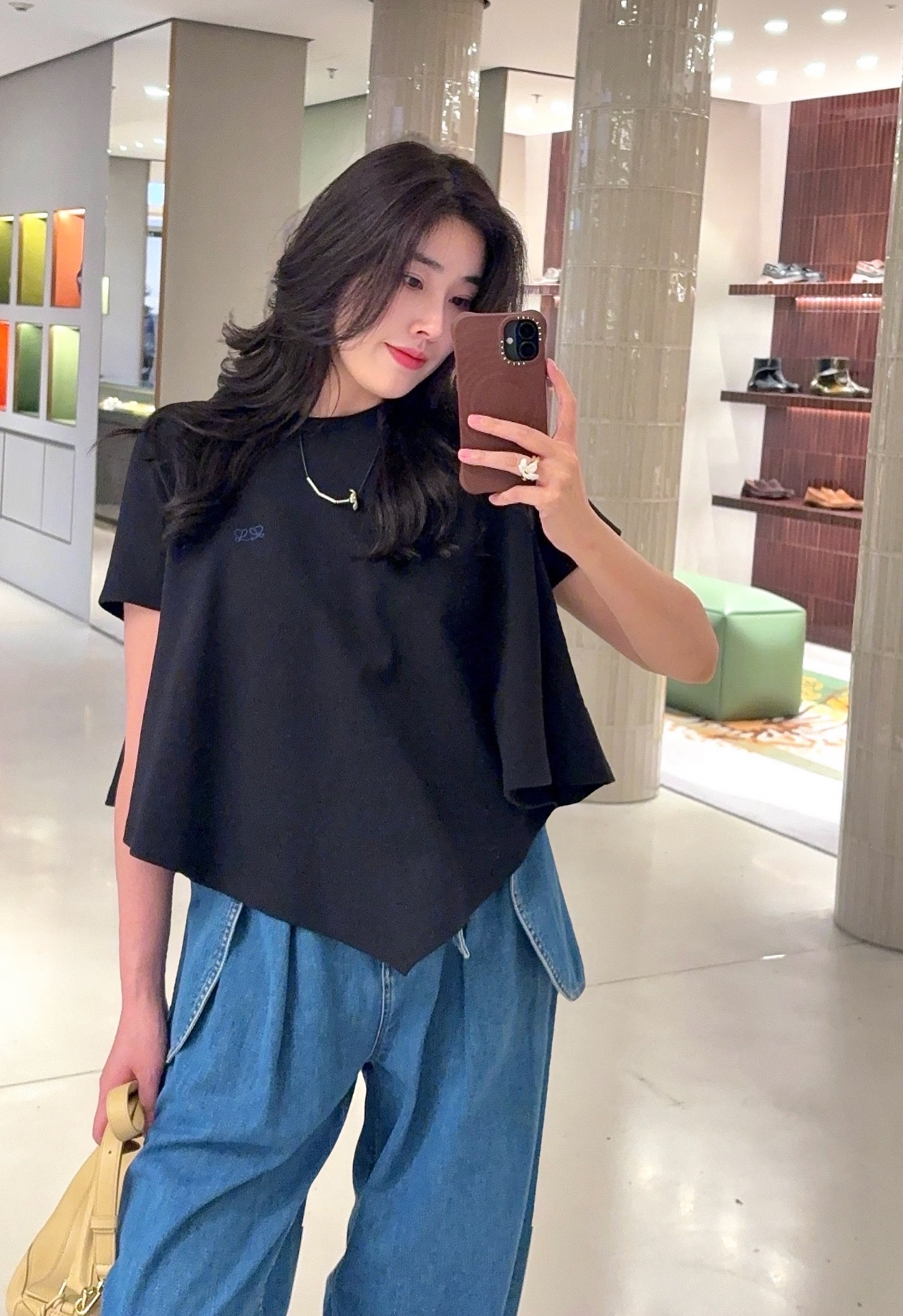 NO:901423,[Love] New style [Love]!  The latest LOE 26NEW irregular A-line hem short-sleeved T-shirt. Size XS SML.,,loewe,T-shirt,tees,t-shirt,19860909[爱心]新款[爱心]！最新 LOE 26NEW 不规则A字下摆短袖T恤.尺码XS SML.,,loewe,T-shirt,tees，t-shirt,,Women's clothing