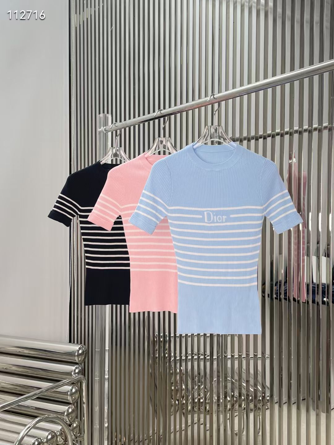 NO:908670,[Love] New style [Love]!  The latest D 26NEW letter jacquard striped knitted short sleeves. Colors blue, pink, navy blue. Size SML.,,T-shirt,19860909[爱心]新款[爱心]！最新D 26NEW 字母提花条纹针织短袖.颜色蓝、粉、藏蓝.尺码SML.,,T-shirt,,Women's clothing