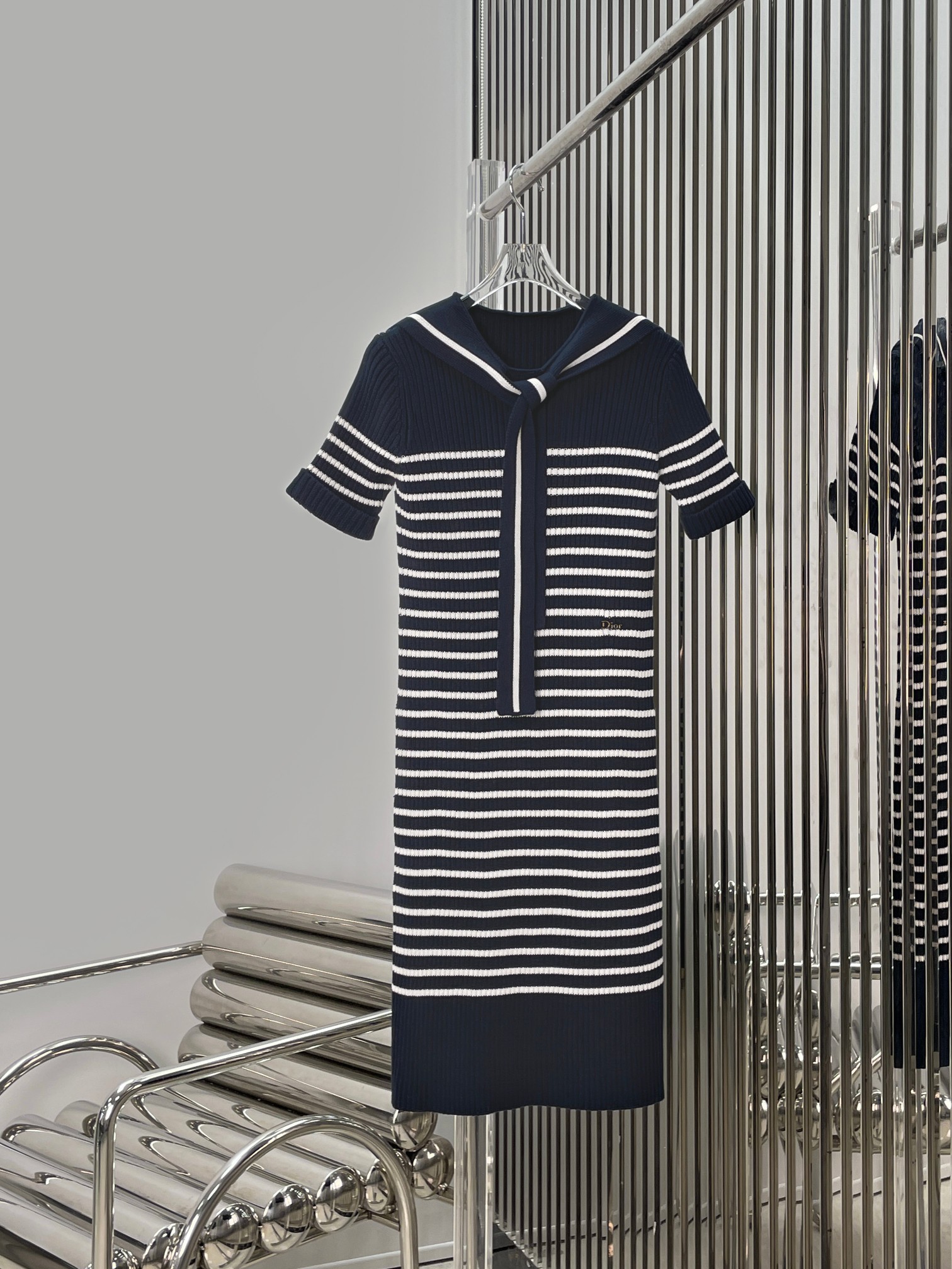 NO:841048,[Love] New style [Love]!  The latest D 26NEW navy collar logo striped knitted dress. Size SML.,,skirts,19860909[爱心]新款[爱心]！最新D 26NEW 海军领徽标条纹针织连衣裙.尺码SML.,,skirts,,Women's clothing