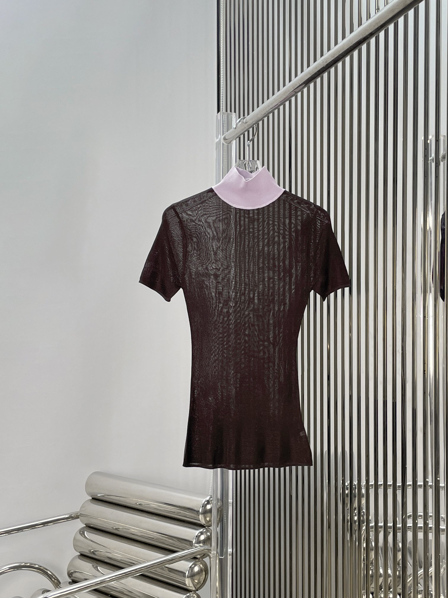 NO:841822,[Love] New style [Love]!  The latest SP 26NEW high-neck top with contrasting color and slightly see-through design. Size SML.,,19860909[爱心]新款[爱心]！最新SP 26NEW 撞色微透设计高领上衣.尺码SML.,,,Women's clothing