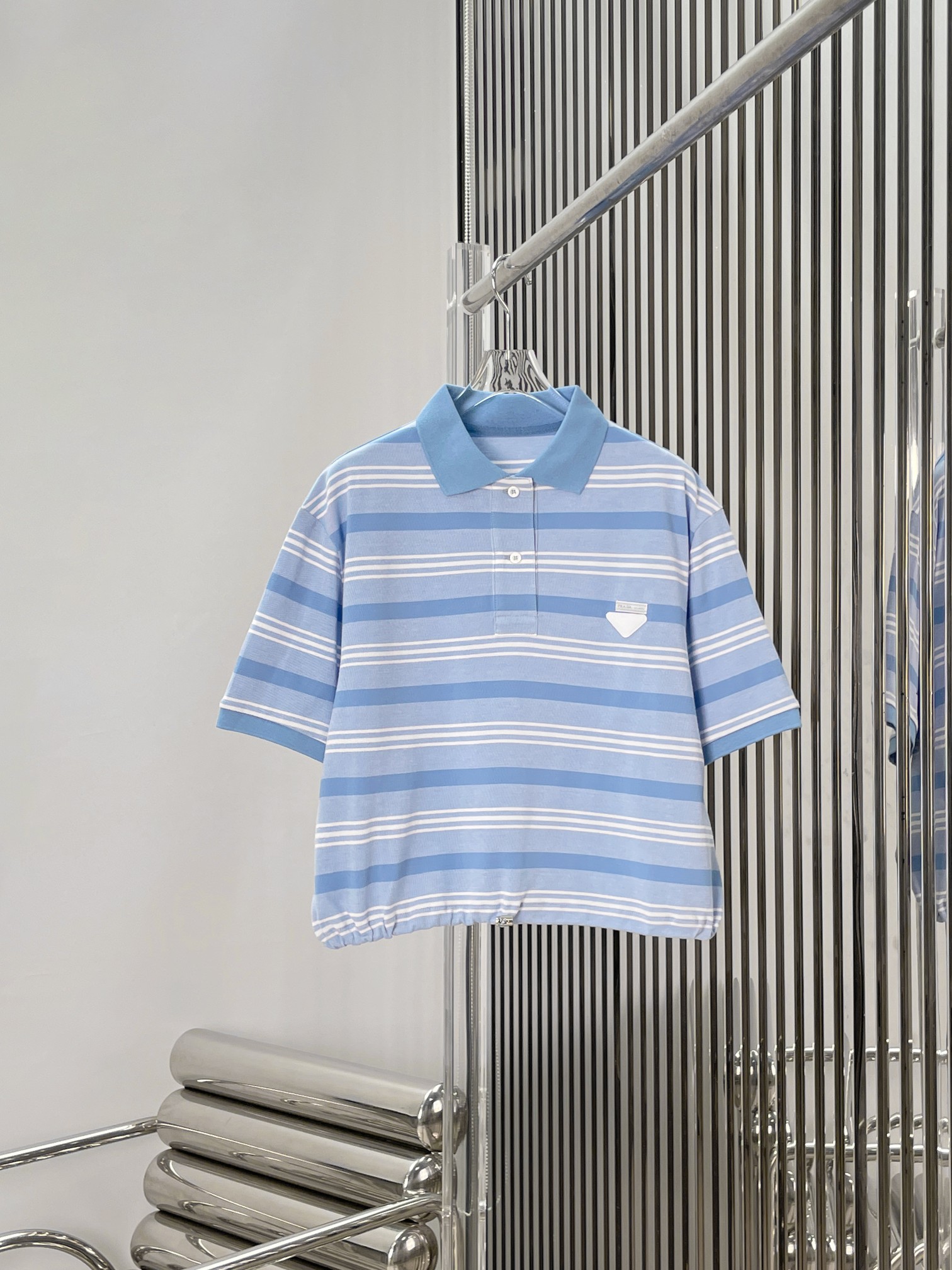 NO:844081,Tops and skirts [love] new style [love]!  The latest PR 26NEW color block striped drawstring lapel short-sleeved skirt suit. Short-sleeved polo shirt + waist skirt. Size XS SML.,,skirts,T-shirt,19860909上衣 半裙 [爱心]新款[爱心]！最新PR 26NEW 拼色条纹抽绳翻领短袖半裙套装.短袖polo衫+收腰半身裙.尺码XS SML.,,skirts,T-shirt,,Women's clothing
