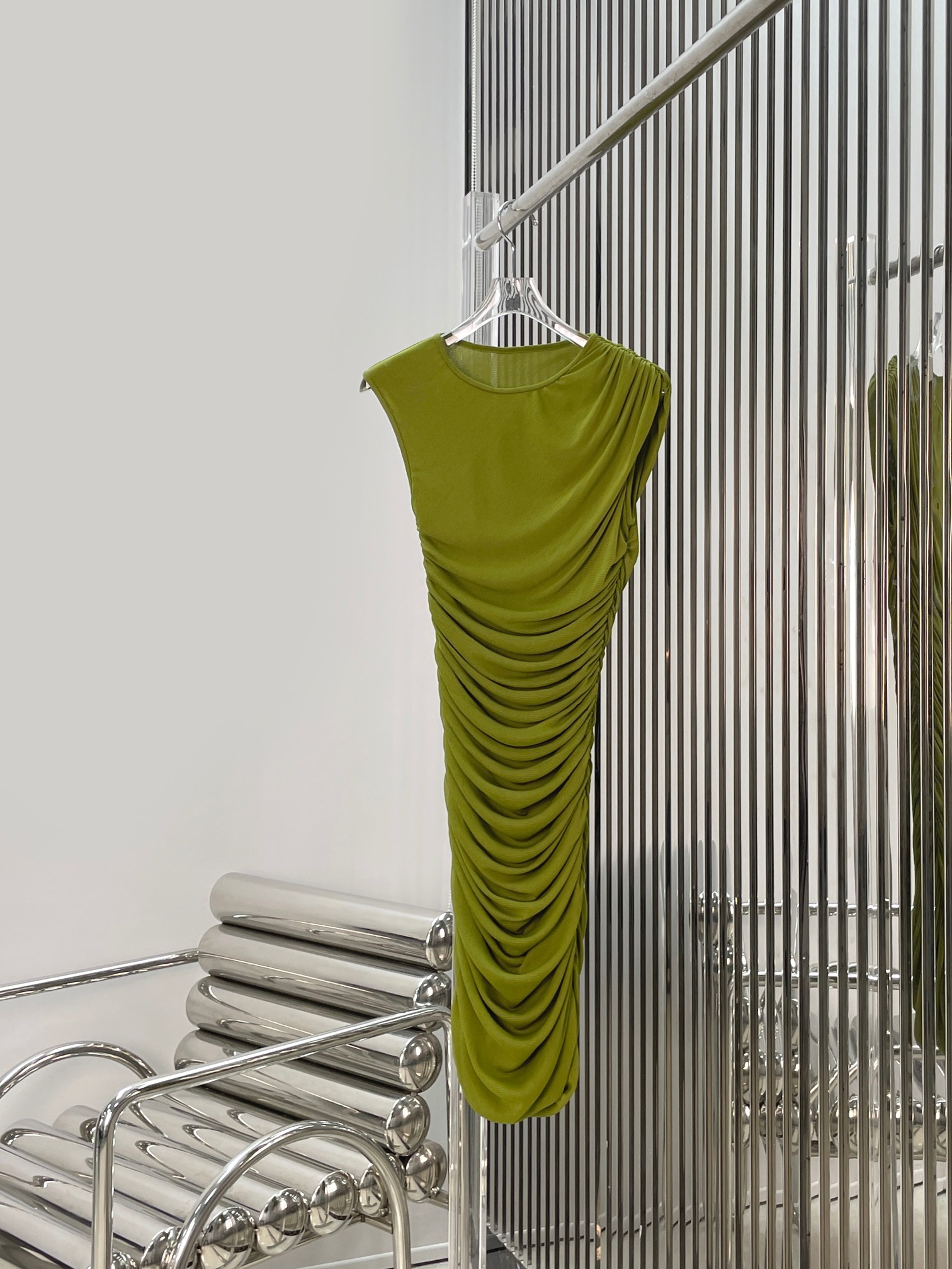 NO:845566,[Love] New style [Love]!  The latest SLP 26NEW green pleated sleeveless dress. Size XS SML.,,loro piana,skirts,19860909[爱心]新款[爱心]！最新SLP 26NEW 绿色褶皱无袖连衣裙.尺码XS SML.,,loro piana,skirts,,Women's clothing