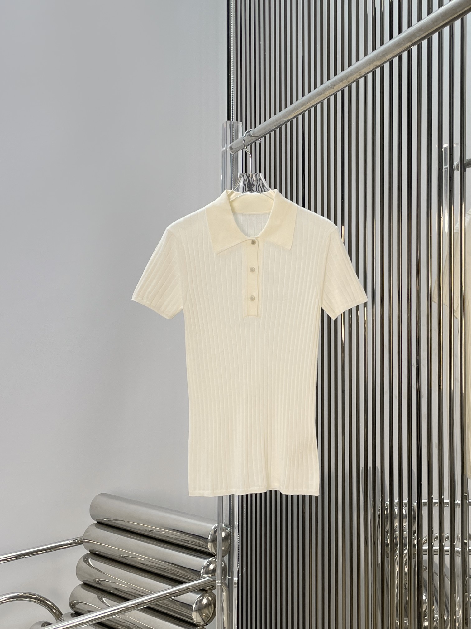 NO:857383,[Love] New style [Love]!  The latest H 26NEW knitted polo short-sleeved top. Size SML.,,T-shirt,19860909[爱心]新款[爱心]！最新H 26NEW 针织polo短袖上衣.尺码SML.,,T-shirt,,Women's clothing