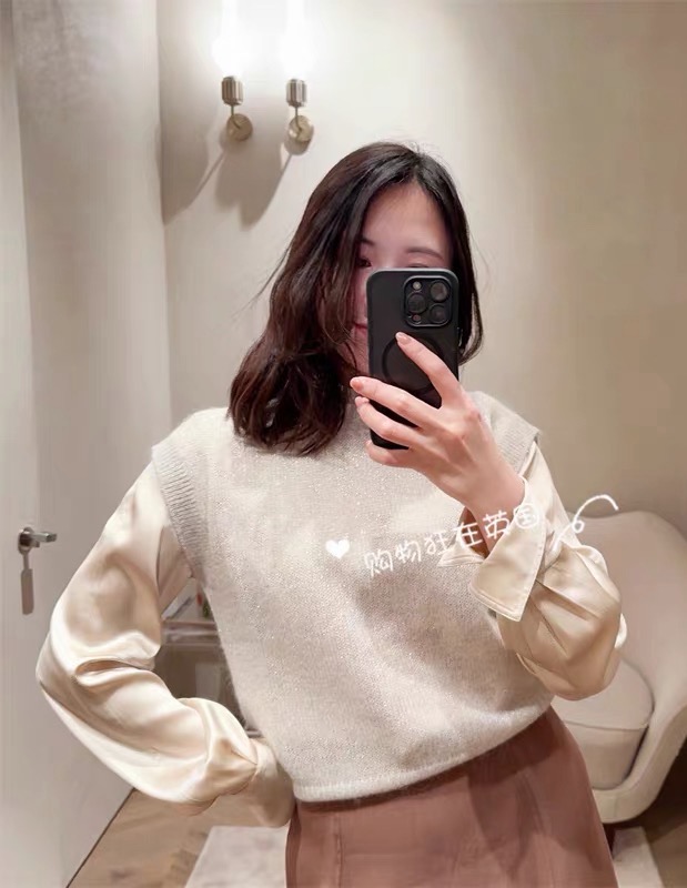 NO:857301,[Love] New style [Love]!  The latest BC 26NEW round neck sleeveless knitted vest. Size SML.,,19860909[爱心]新款[爱心]！最新BC 26NEW 圆领无袖针织背心.尺码SML.,,,Women's clothing
