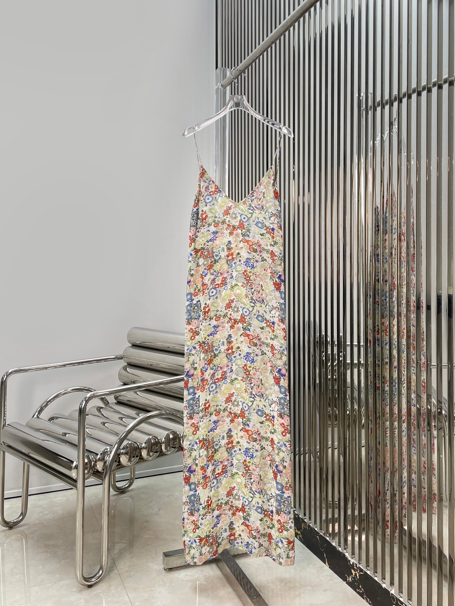 NO:857329,[Love] New style [Love]!  The latest KHAITE 26NEW holiday style floral backless suspender dress. Size XS SML.,,skirts,19860909[爱心]新款[爱心]！最新KHAITE 26NEW 度假风碎花露背吊带连衣裙.尺码XS SML.,,skirts,,Women's clothing