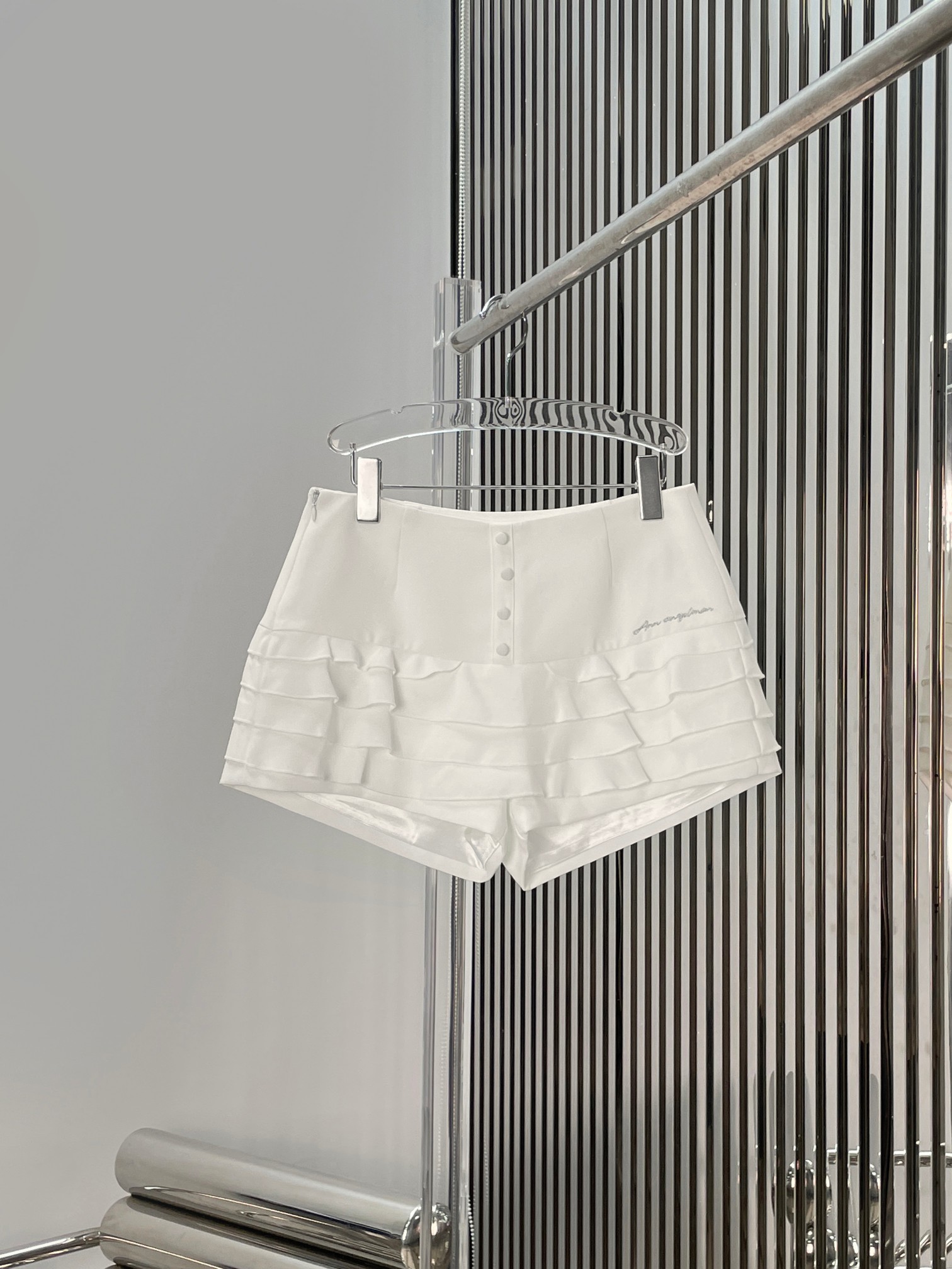 NO:863719,[Love] New style [Love]!  The latest ANN 26NEW lotus lace gold-style cake skirt pants. Size XS SML.,,skirts,19860909[爱心]新款[爱心]！最新ANN 26NEW 荷叶花边千金风蛋糕裙裤.尺码XS SML.,,skirts,,Women's clothing