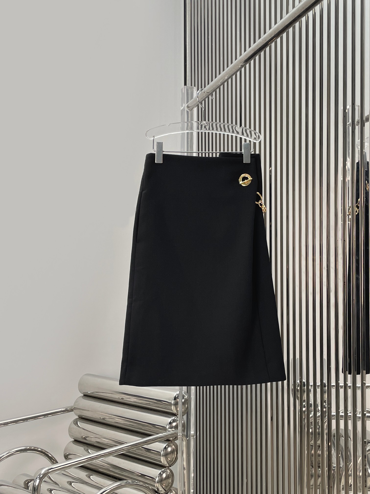 NO:868917,[Love] New style [Love]!  The latest CE 26NEW gold chain wool long skirt. Size XS SML.,,skirts,19860909[爱心]新款[爱心]！最新CE 26NEW 金色链条羊毛长半裙.尺码XS SML.,,skirts,,Women's clothing