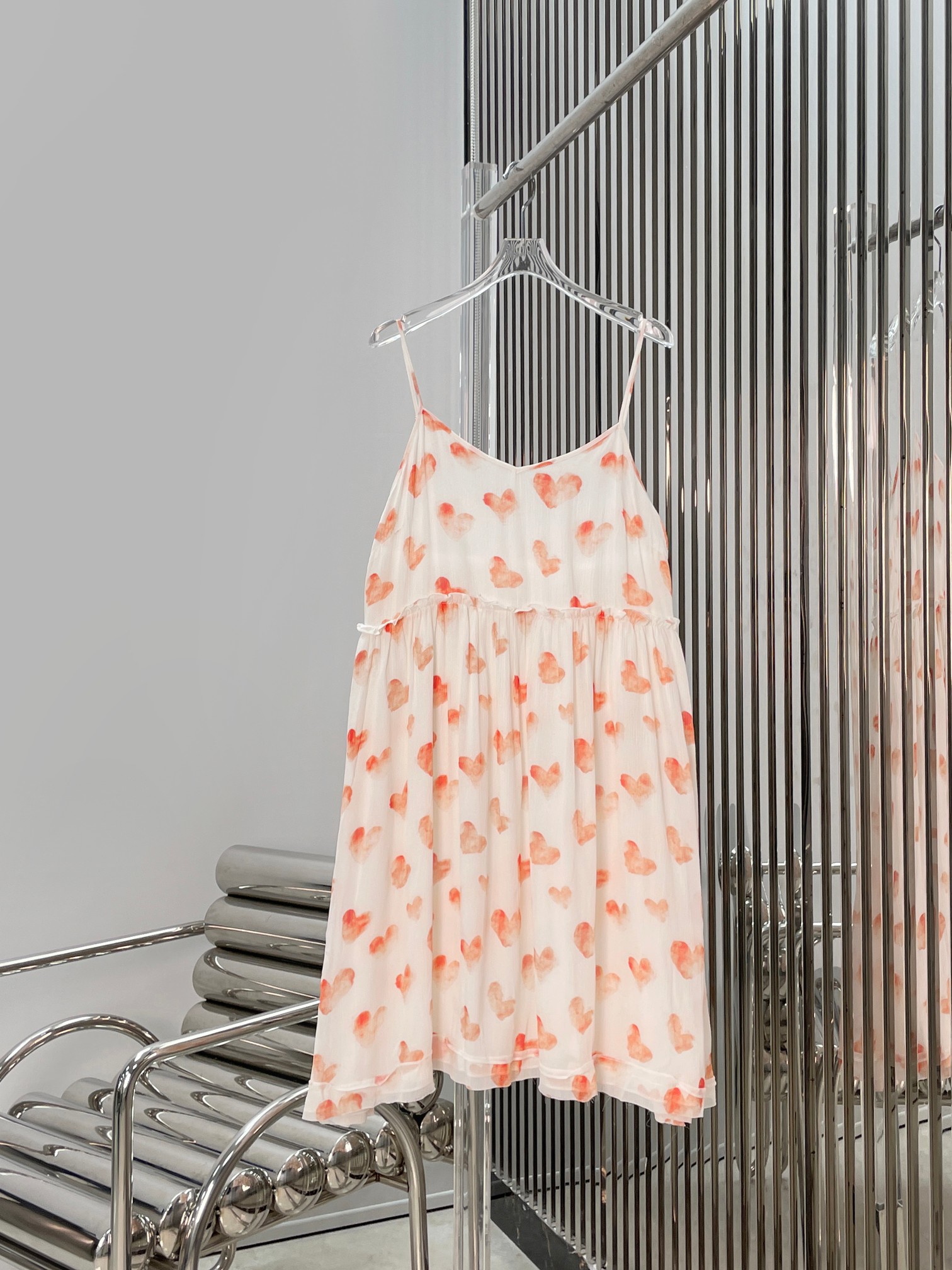 NO:870110,[Love] New style [Love]!  The latest R13 26NEW love printed heart-warming suspender dress. Size XS SML.,,skirts,19860909[爱心]新款[爱心]！最新R13 26NEW 爱心印花心动吊带连衣裙.尺码XS SML.,,skirts,,Women's clothing