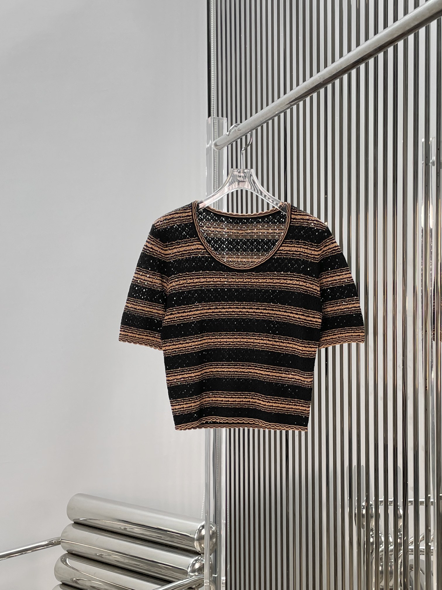 NO:873530,Tops and skirts [love] new style [love]!  The latest LOE 26NEW striped hollow knitted short-sleeved shorts suit, top + shorts. Size SML.,,loewe,skirts,shorts,T-shirt,19860909上衣 半裙 [爱心]新款[爱心]！最新 LOE 26NEW 条纹镂空针织短袖短裤套装,上衣+短裤.尺码SML.,,loewe,skirts,shorts,T-shirt,,Women's clothing