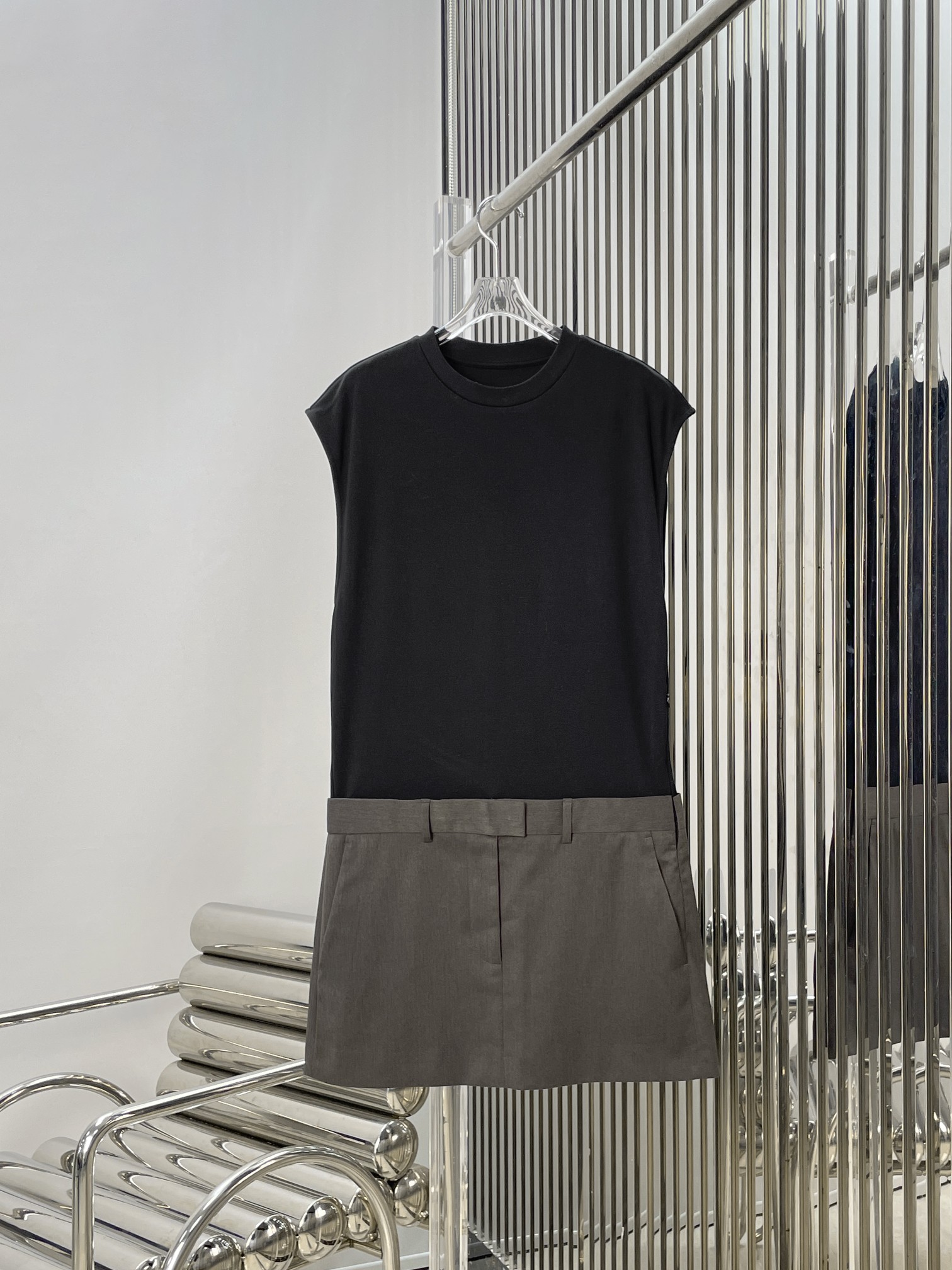 NO:872140,[Love] New style [Love]!  The latest ACNE 26NEW fake two-piece splicing design sleeveless dress. Size XS SML.,,acne studios,skirts,19860909[爱心]新款[爱心]！最新ACNE 26NEW 假两件拼接设计无袖连衣裙.尺码XS SML.,,acne studios,skirts,,Women's clothing