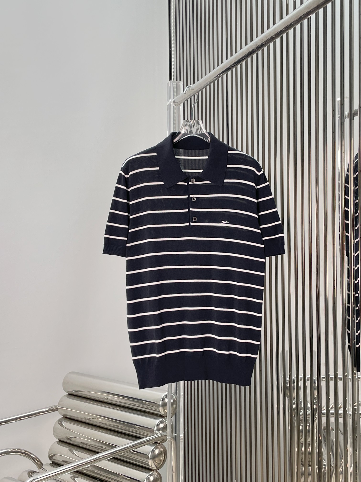 NO:877386,[Love] New style [Love]!  The latest PR 26NEW logo embroidered striped classic short-sleeved polo shirt. Size SML.,,T-shirt,19860909[爱心]新款[爱心]！最新PR 26NEW 徽标刺绣条纹经典短袖polo衫.尺码SML.,,T-shirt,,Women's clothing