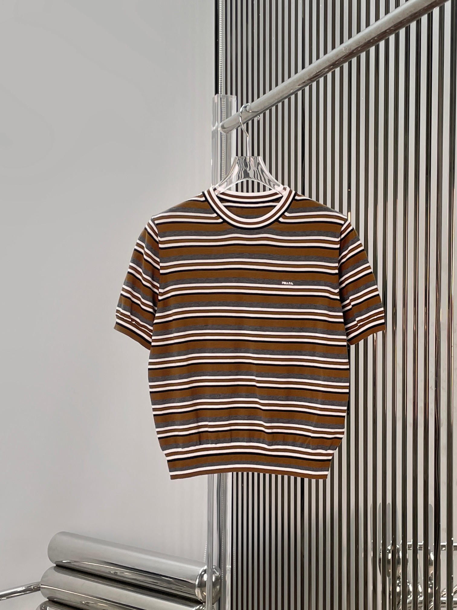 NO:878550,[Love] New style [Love]!  Latest PR 26NEW retro color block striped round neck short-sleeved knitted top. Size SML.,,T-shirt,19860909[爱心]新款[爱心]！最新PR 26NEW 复古拼色条纹圆领短袖针织上衣.尺码SML.,,T-shirt,,Women's clothing