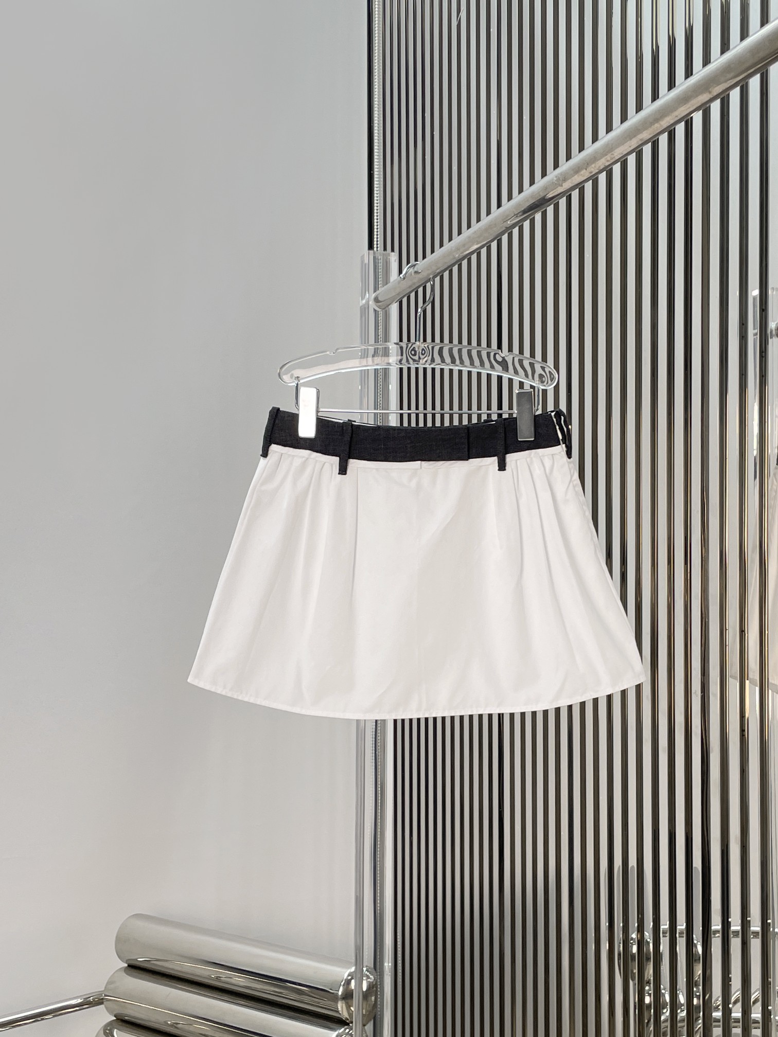 NO:877945,[Love] New style [Love]!  The latest PR 26NEW college style stitched waist pleated A-line skirt. Size XS SML.,,skirts,19860909[爱心]新款[爱心]！最新PR 26NEW 学院风拼接腰头褶皱A字半身裙.尺码XS SML.,,skirts,,Women's clothing