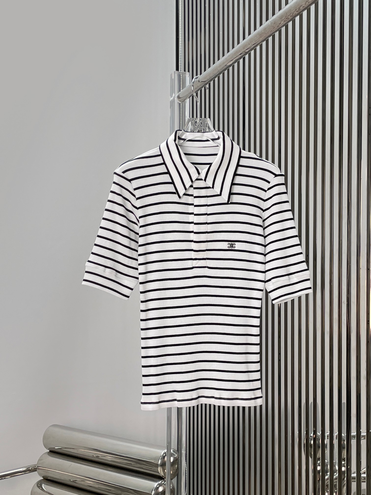 NO:885239,[Love] New style [Love]!  The latest CE 26NEW logo embroidered color block striped polo shirt. Size XS SML.,,19860909[爱心]新款[爱心]！最新CE 26NEW logo刺绣拼色条纹polo衫.尺码XS SML.,,,Women's clothing